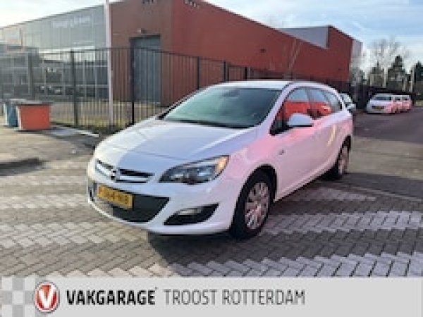 Opel Astra 1.6 CDTi Design Edition 2014 - voorkant