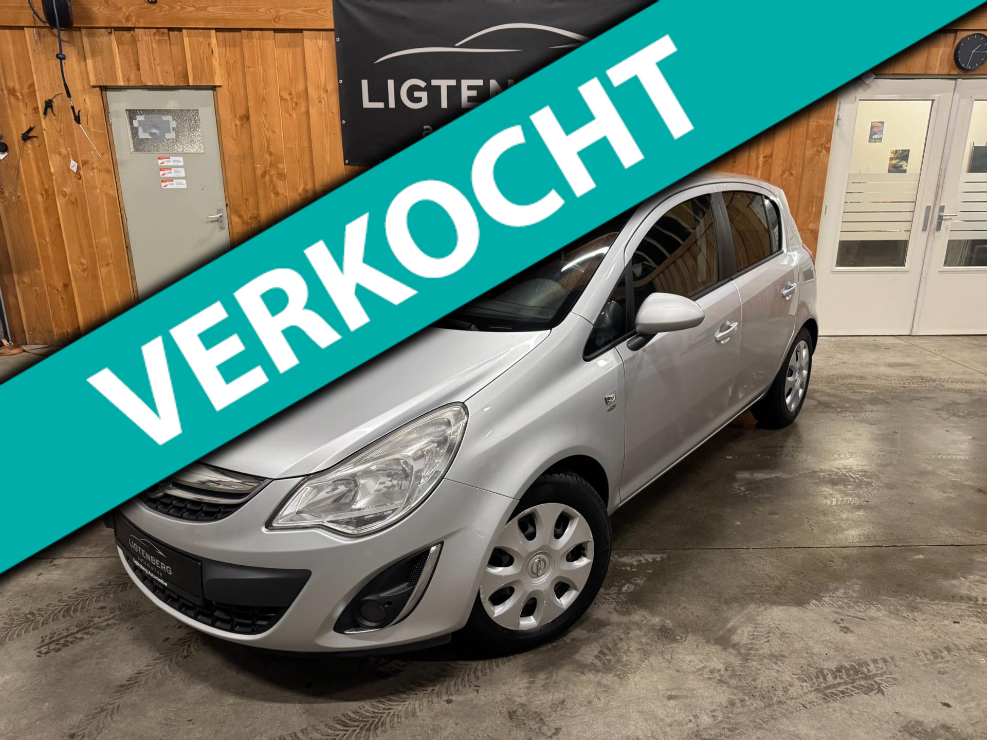 Opel Corsa 1.2-16V Selection / CARPLAY / NIEUW ONDERHOUD 2011 - voorkant