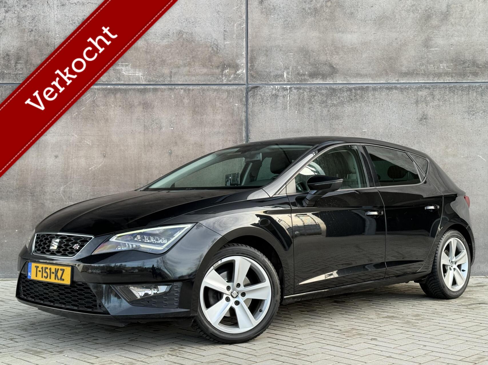 Seat Leon 1.4 EcoTSI FR Full LED | CarPlay | CruiseControl | 2015 - voorkant