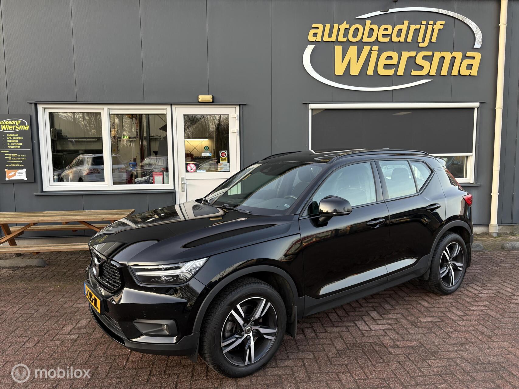 Volvo XC40 2.0 T4 R-Design Panorama dak, trekhaak, camera (190PK) 2020 - voorkant