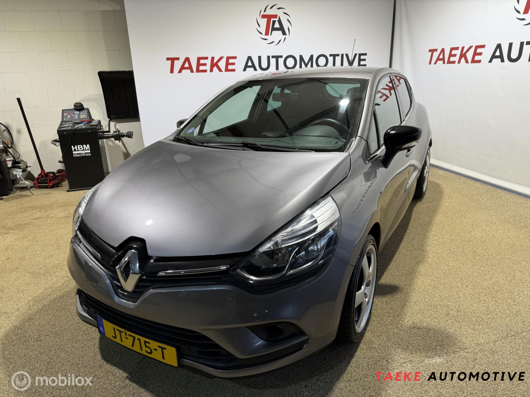 Renault Clio 0.9 TCe Eco2 Limited 2016 - voorkant