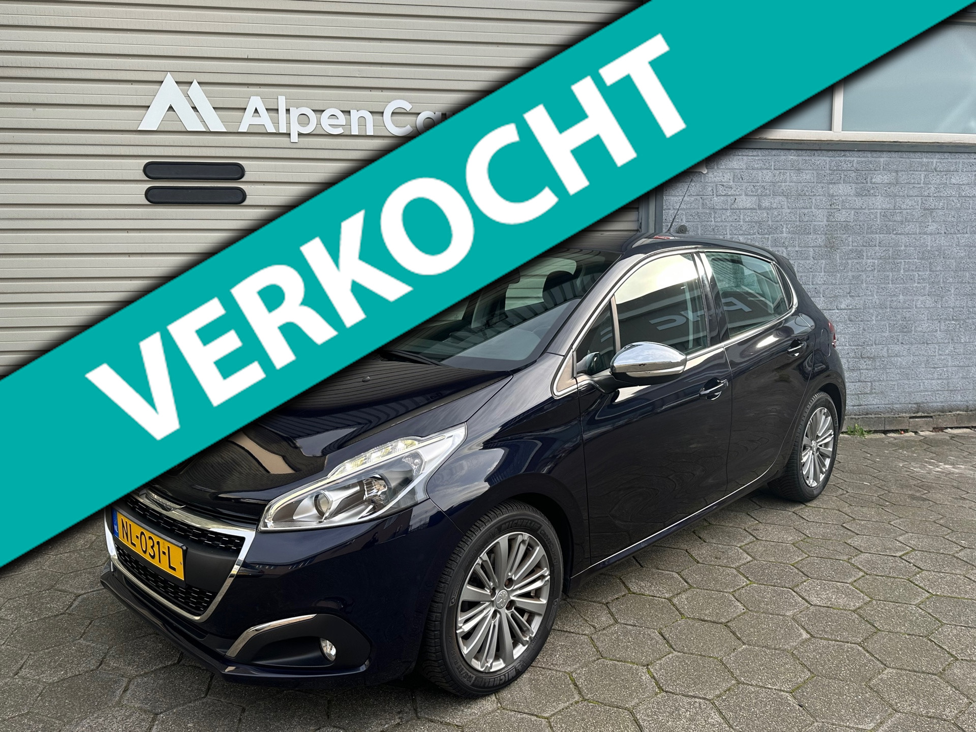 Peugeot 208 1.2 PureTech Allure Eerste eigenaar / NAVI / PDC / AC / Cruise controle 2017 - voorkant