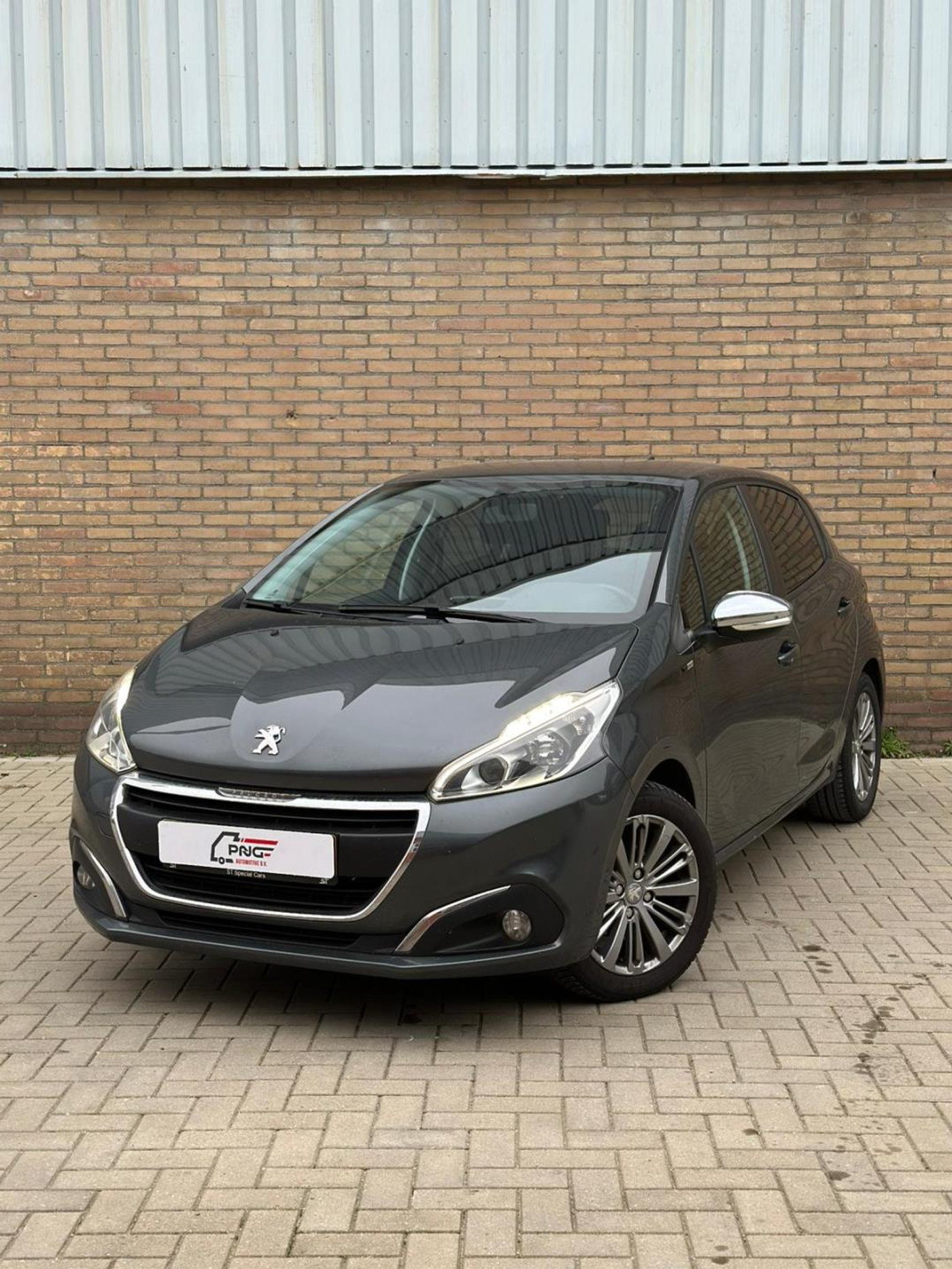 Peugeot 208 1.2 VTI PureTech CRUISE - LED - 1e EIGENAAR 2016 - voorkant