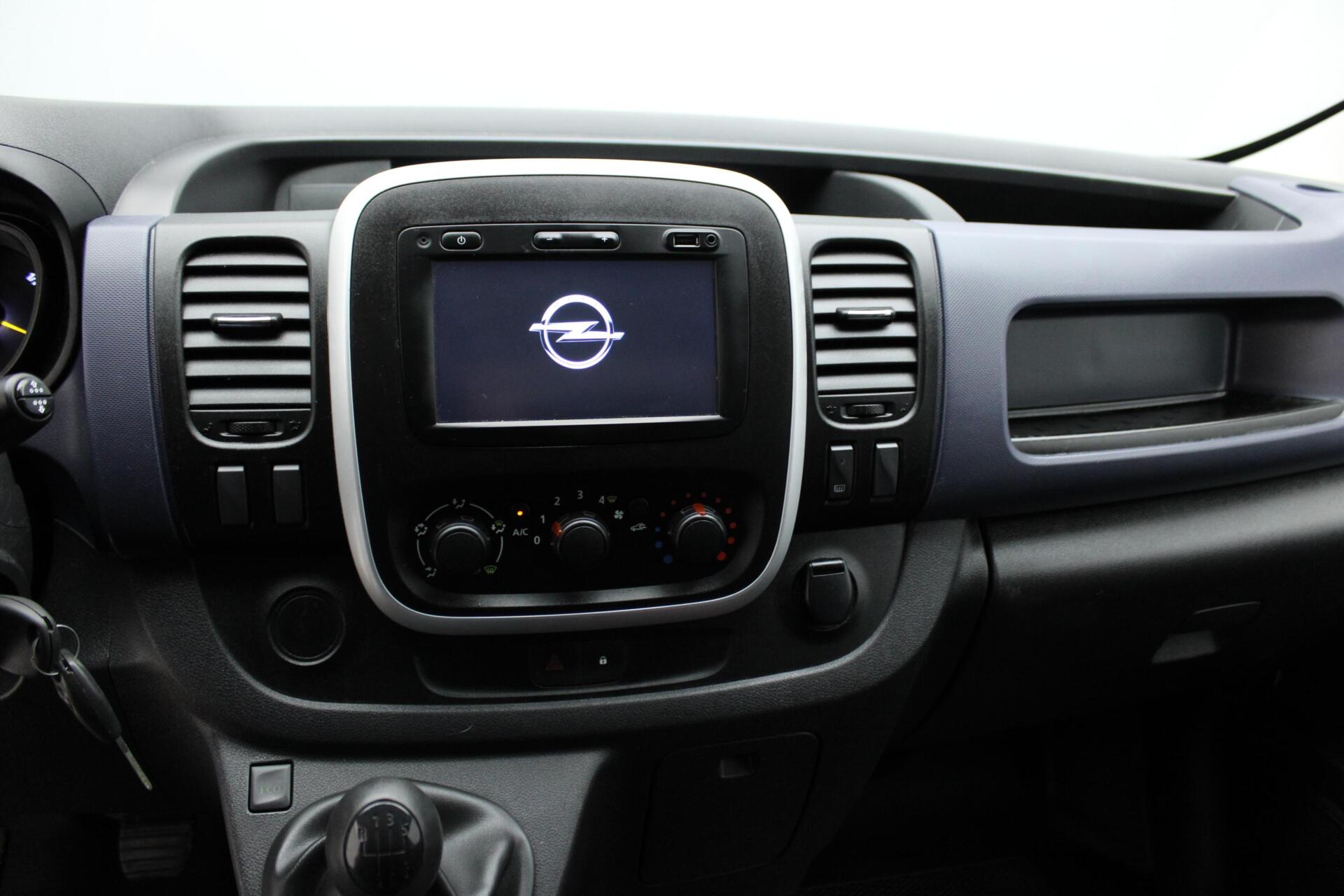 Foto van Opel Vivaro-b