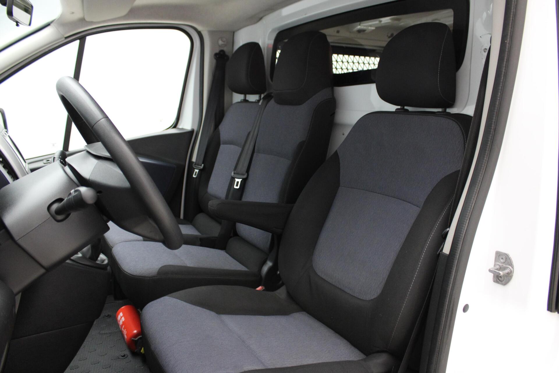 Foto van Opel Vivaro-b