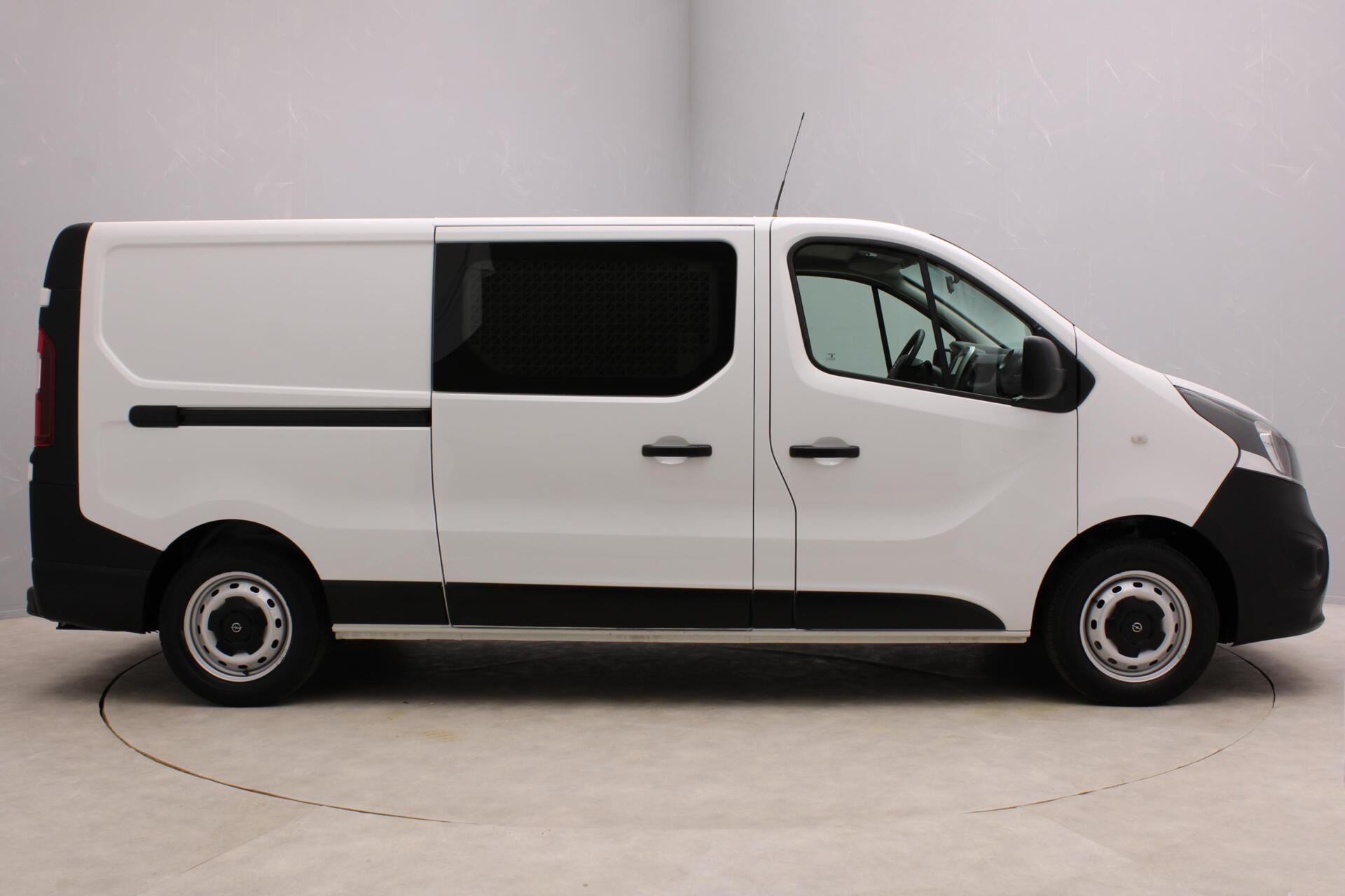 Foto van Opel Vivaro-b