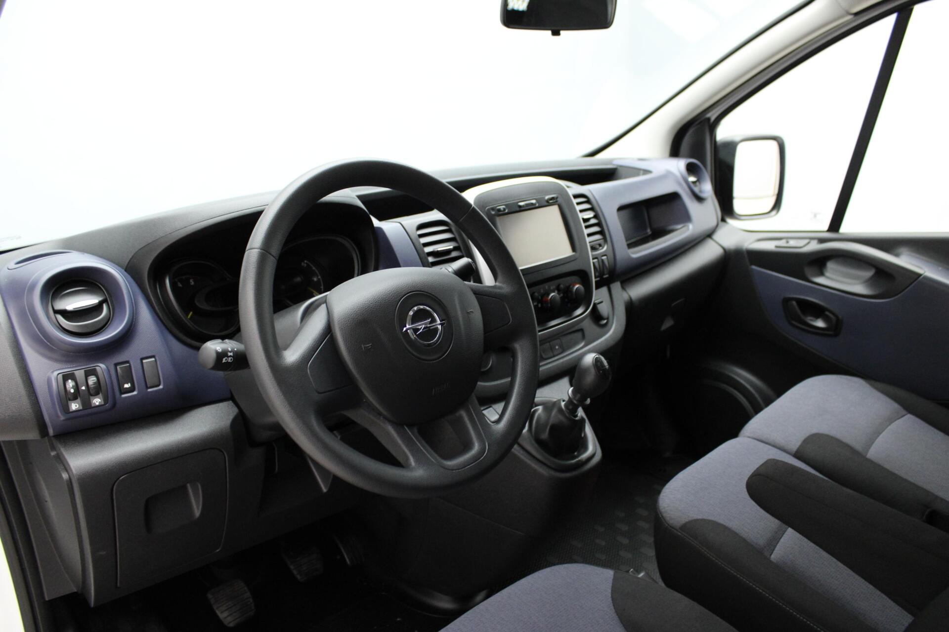 Foto van Opel Vivaro-b