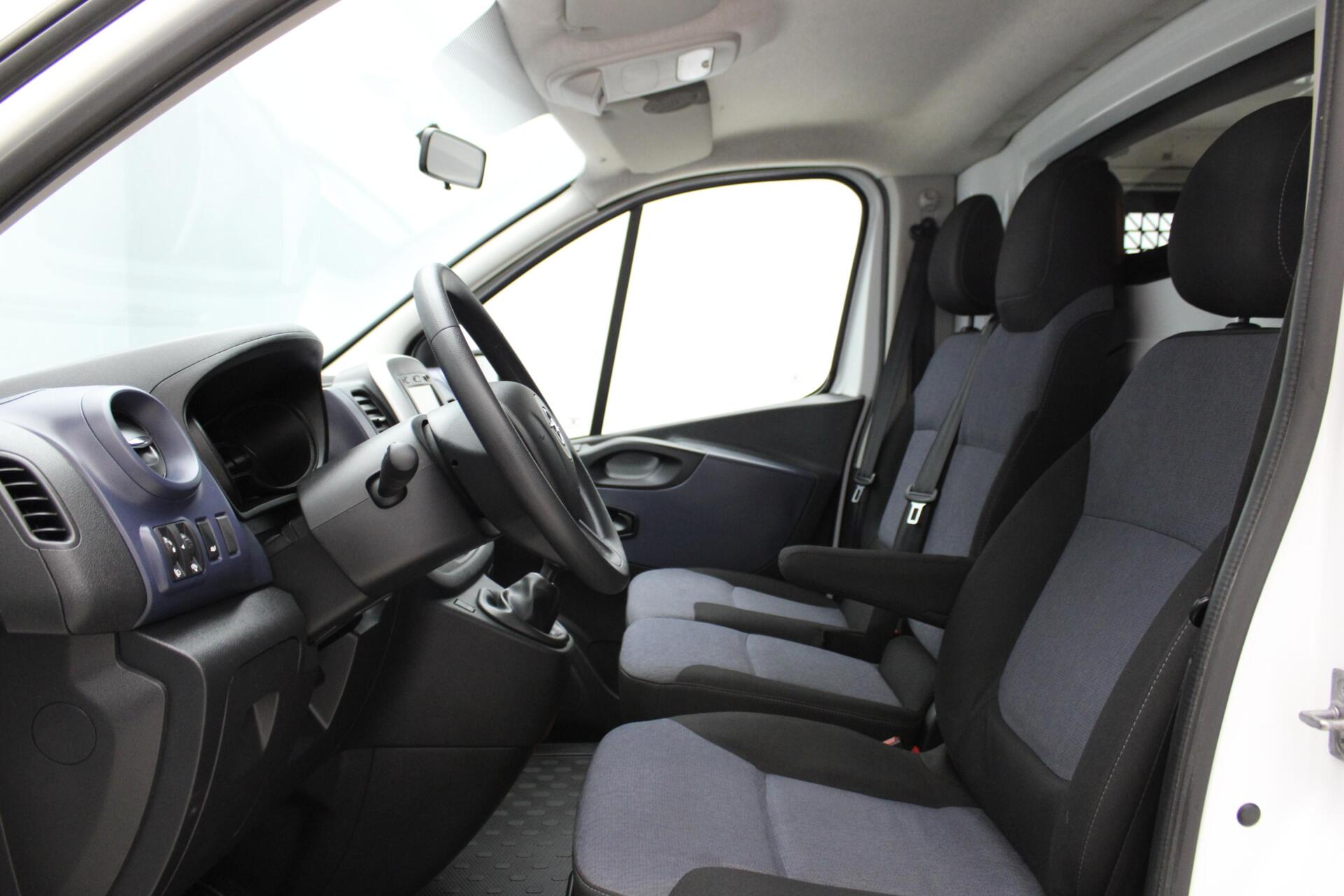 Foto van Opel Vivaro-b