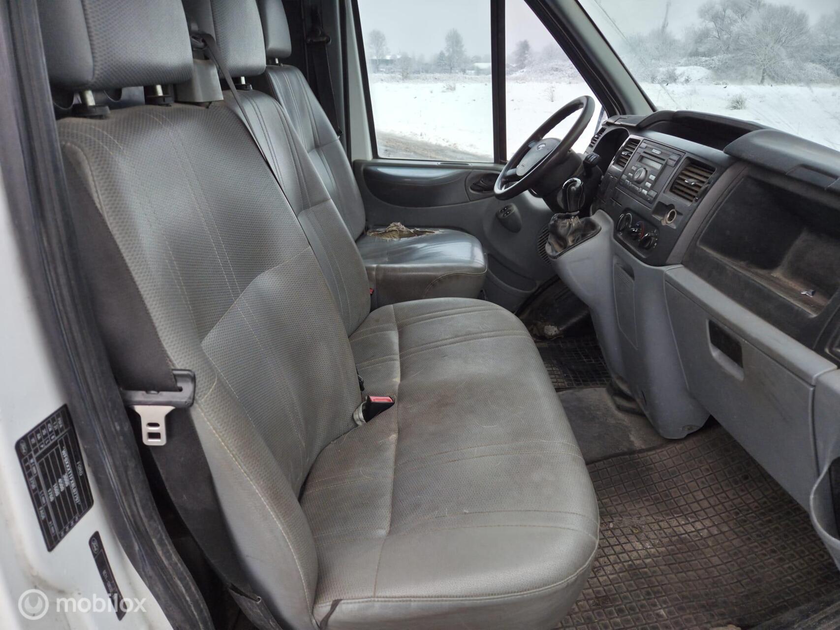 Foto van Ford Transit 300l FD Van 85 HR 4.23