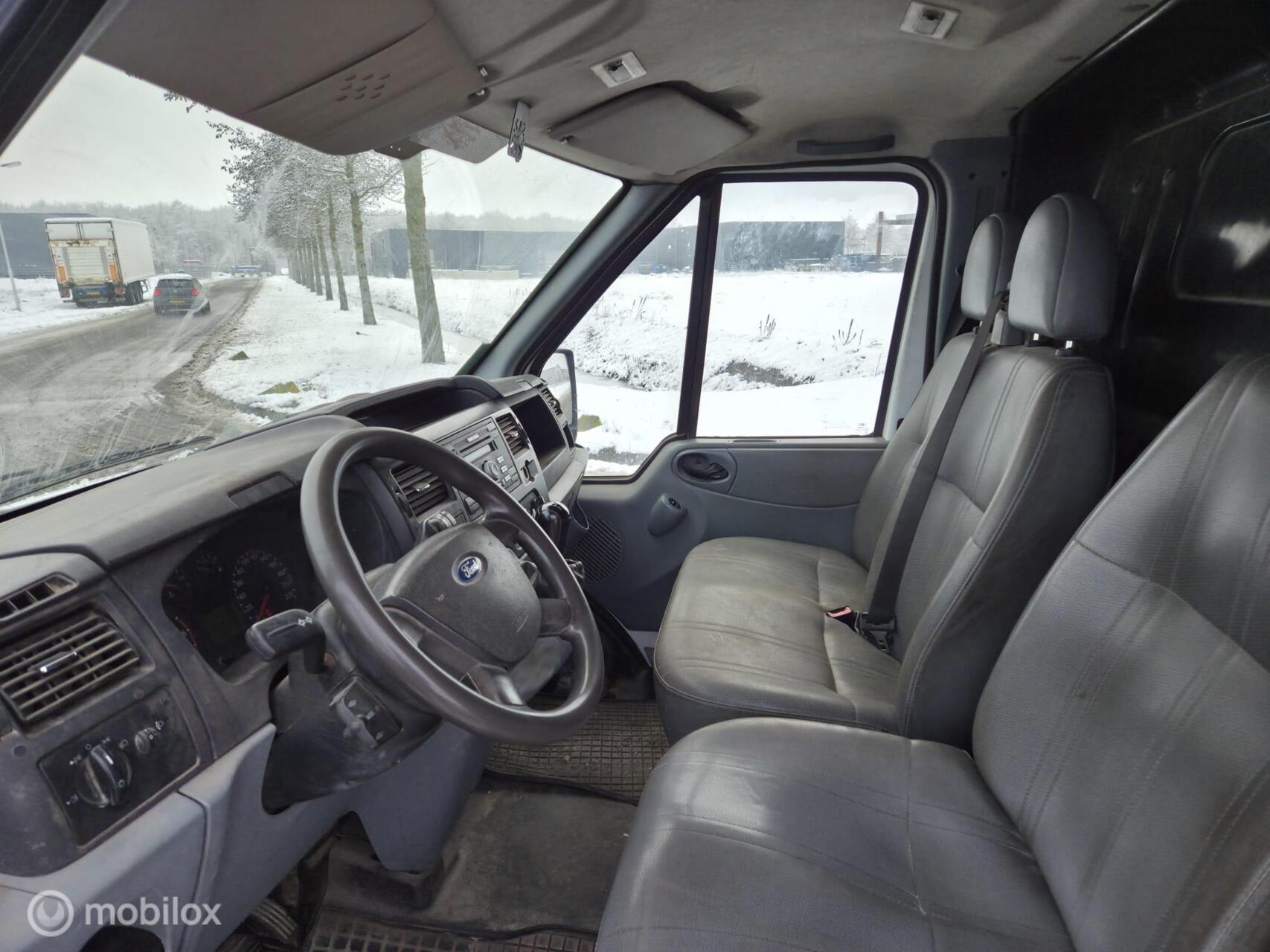 Foto van Ford Transit 300l FD Van 85 HR 4.23