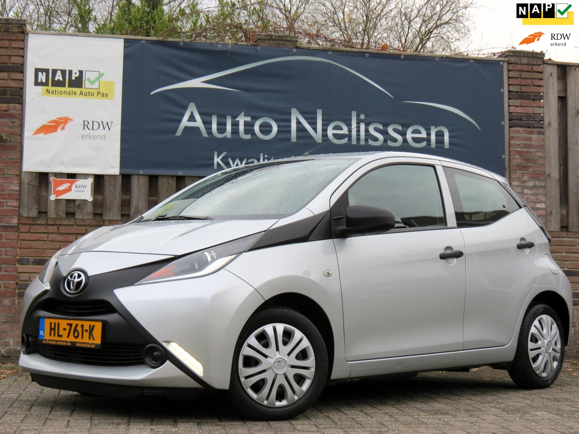 Toyota Toyota Aygo 1.0 VVT-i x-now 5-DEURS | AIRCO | APK T/M NOV 2026 | ALL-SEASON BANDEN | 2015 - voorkant