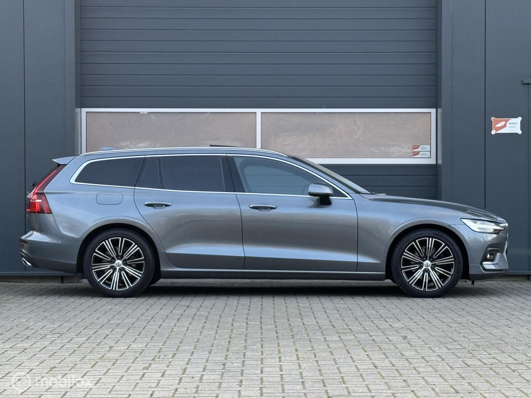 Volvo V60 2.0 D4 Inscription 2019 - voorkant