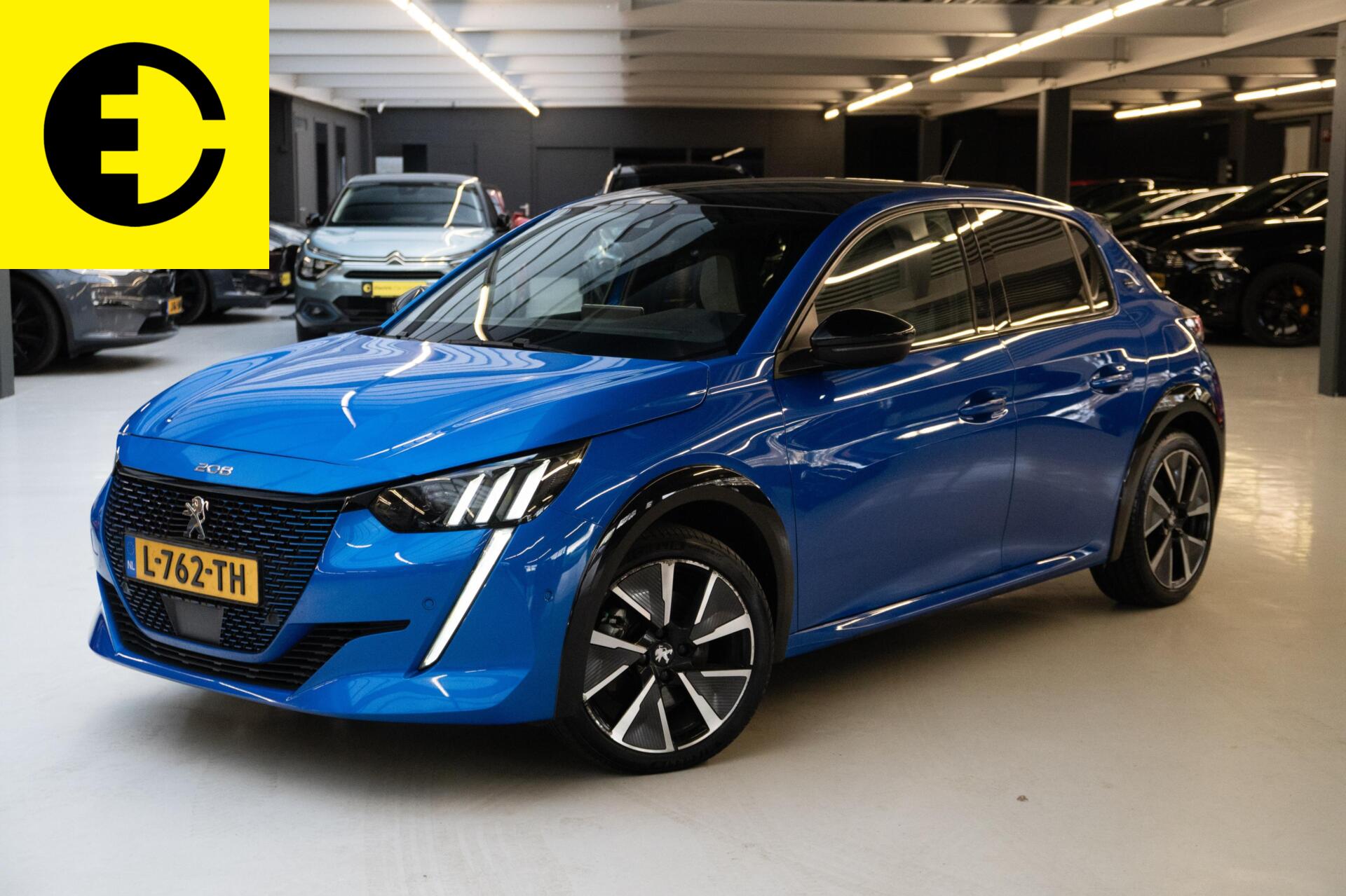 Peugeot 208 EV GT 350 50 kWh | Stoelverwarming | 90,4% SOH | Panorama dak 2020 - voorkant