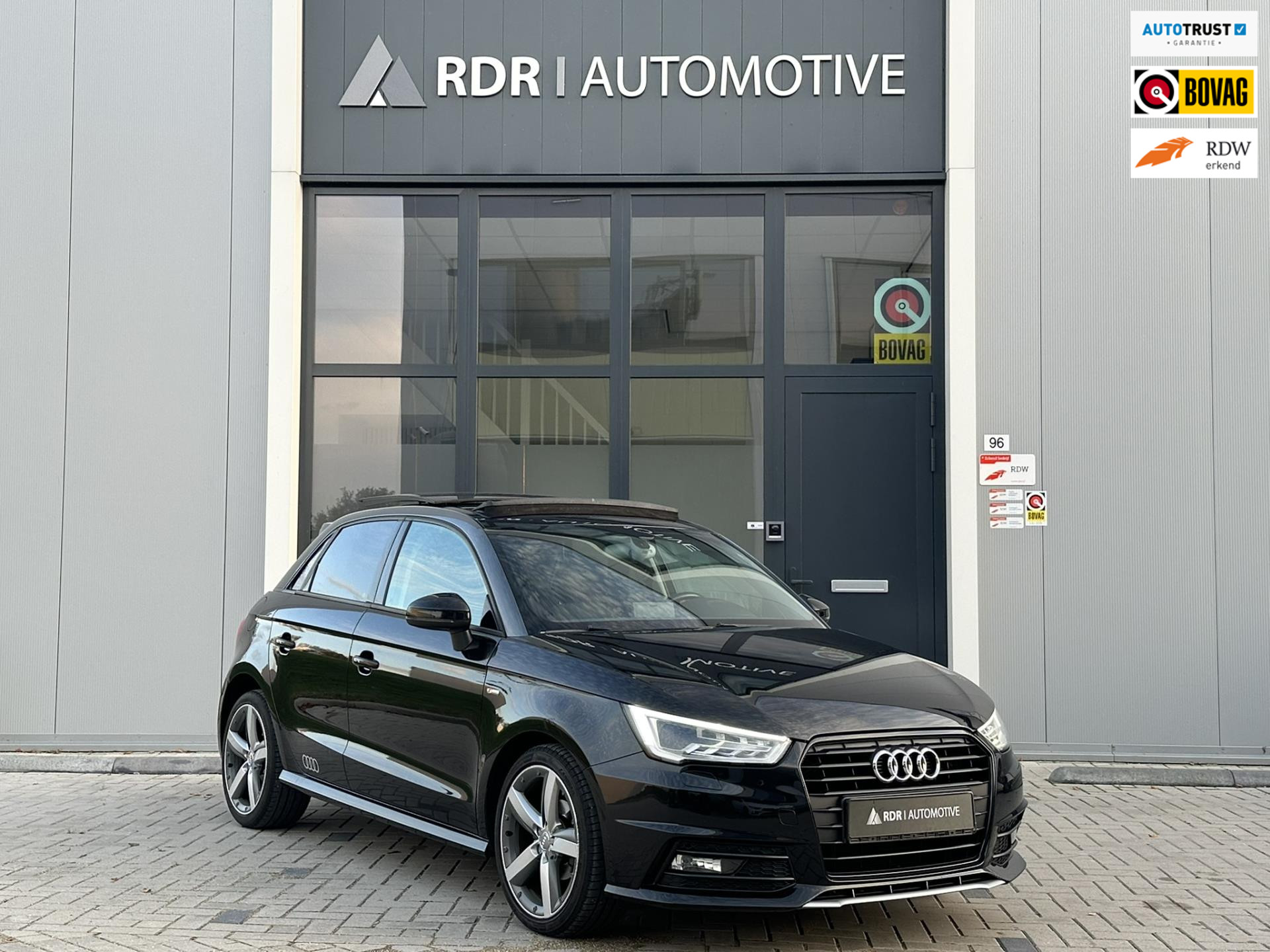 Audi A1 Sportback 1.0 TFSI S Line / Pano / Automaat 2018 - voorkant