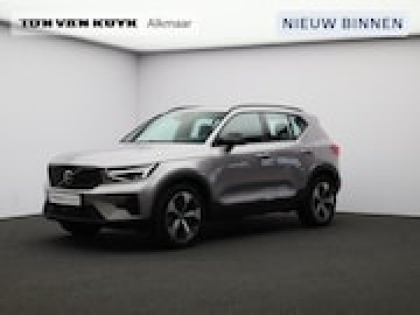 Volvo XC40 2.0 B4 Plus Dark 2025 - voorkant
