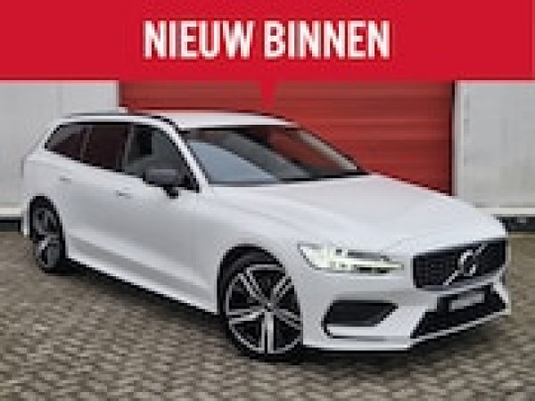 Volvo V60 2.0 B3 Momentum Advantage 2020 - voorkant