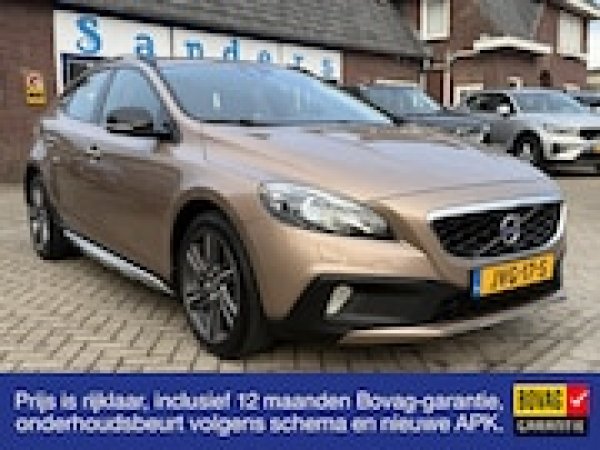 Volvo V40 1.6 T4 Summum 2013 - voorkant