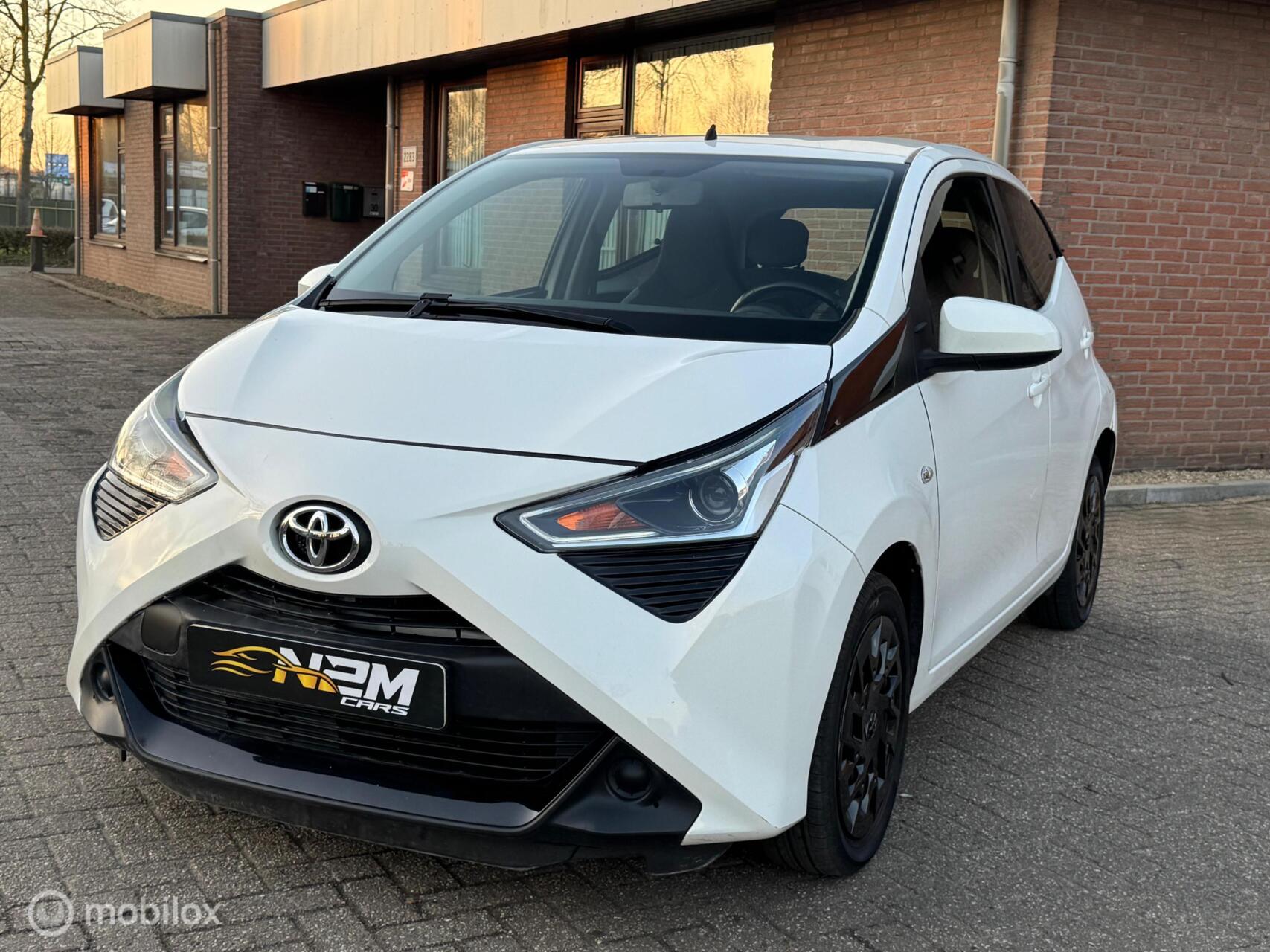 Toyota Toyota Aygo 1.0 VVT-i x-clusiv|NAP 2021 - voorkant