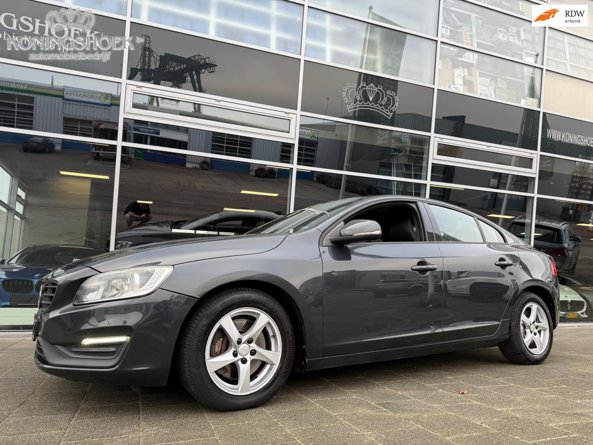 Volvo S60 2.0 T5 Summum 2016 - voorkant