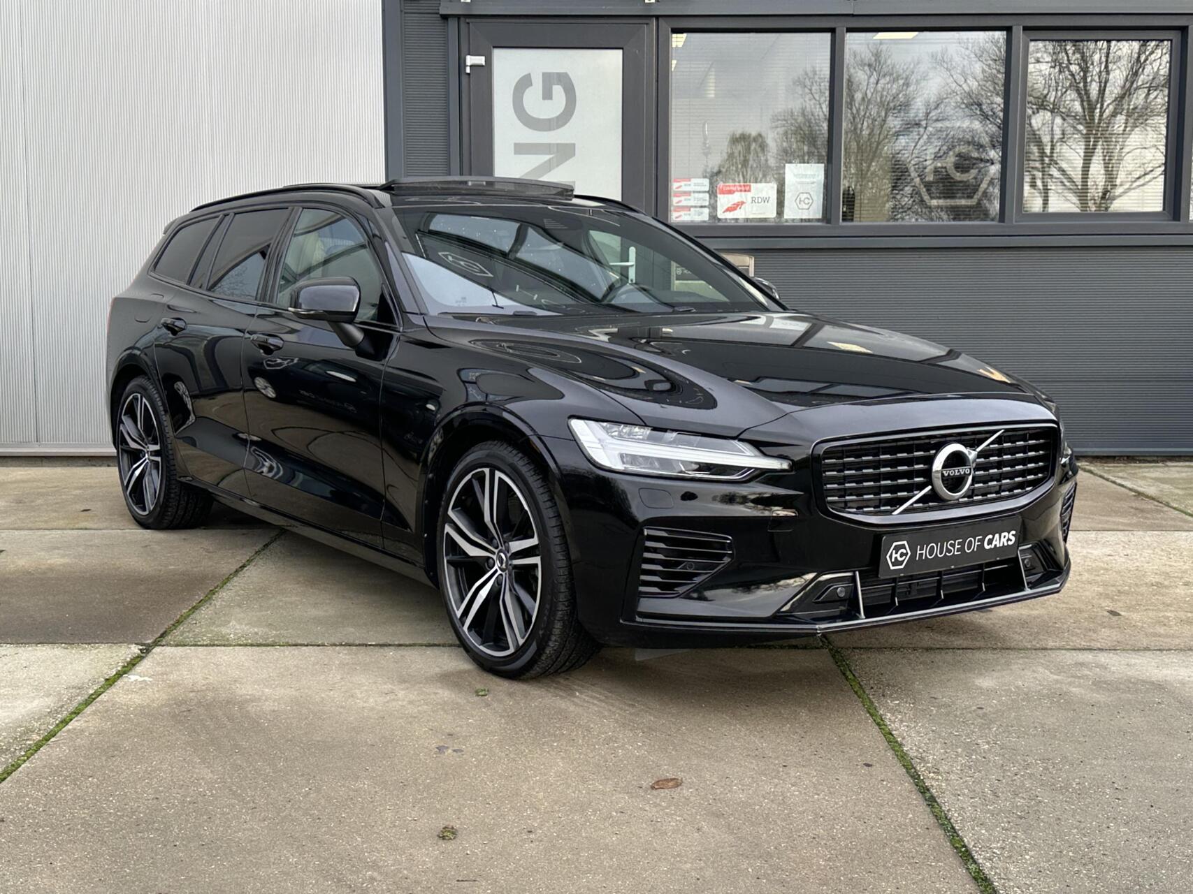 Volvo V60 2.0 T8 AWD R-Design Pano 455PK Long Range 2022 - voorkant