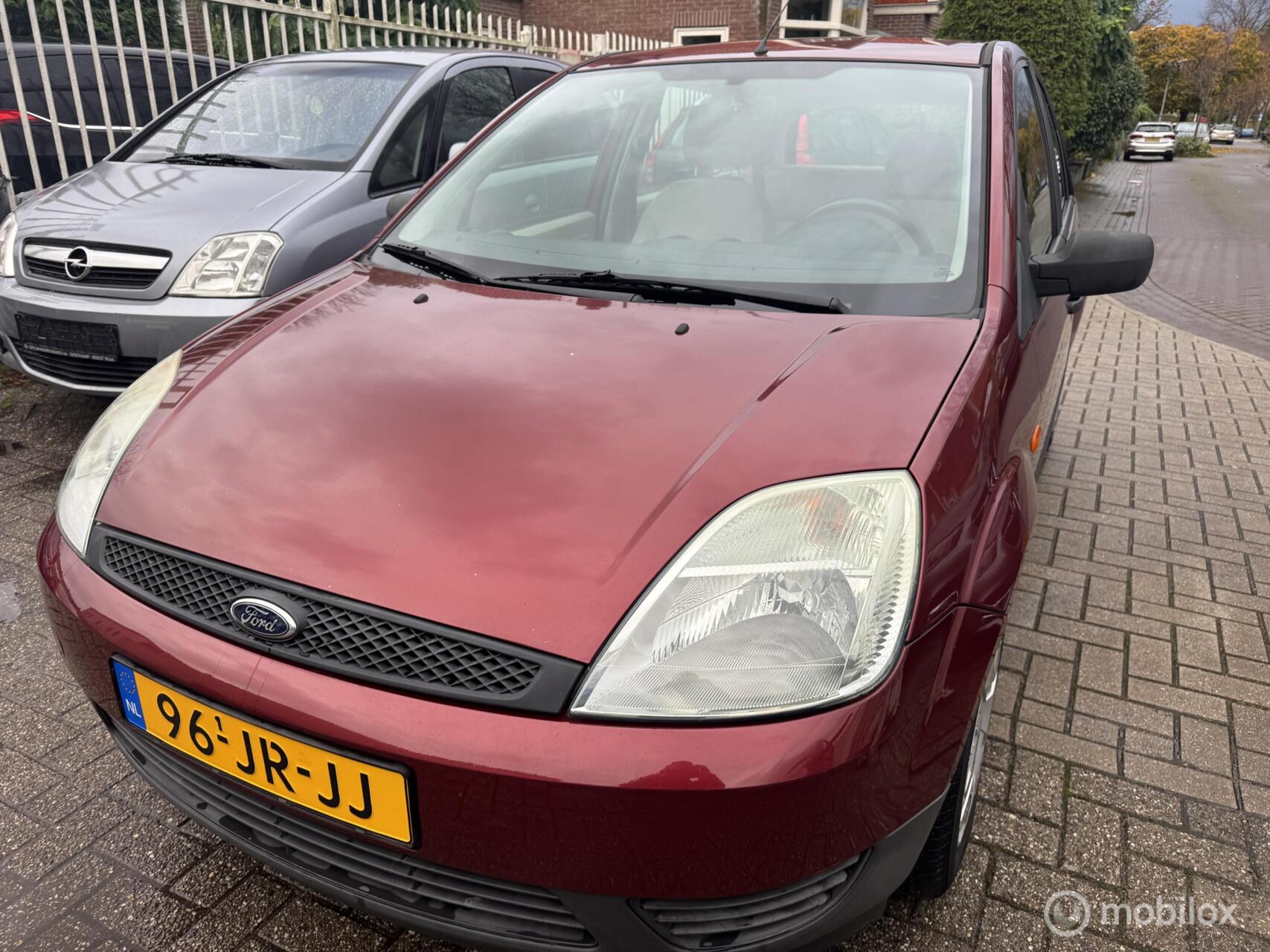 Ford Fiesta 1.3 Ambiente 2002 - voorkant