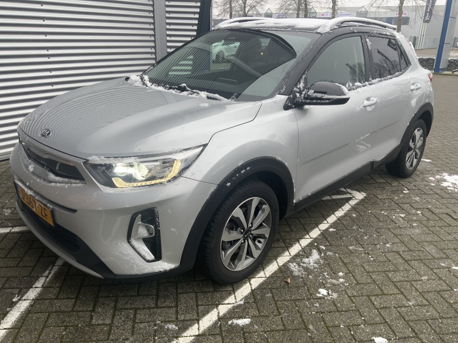 Kia Stonic 1.0 T-GDi MHEV Dyn+L 2020 - voorkant