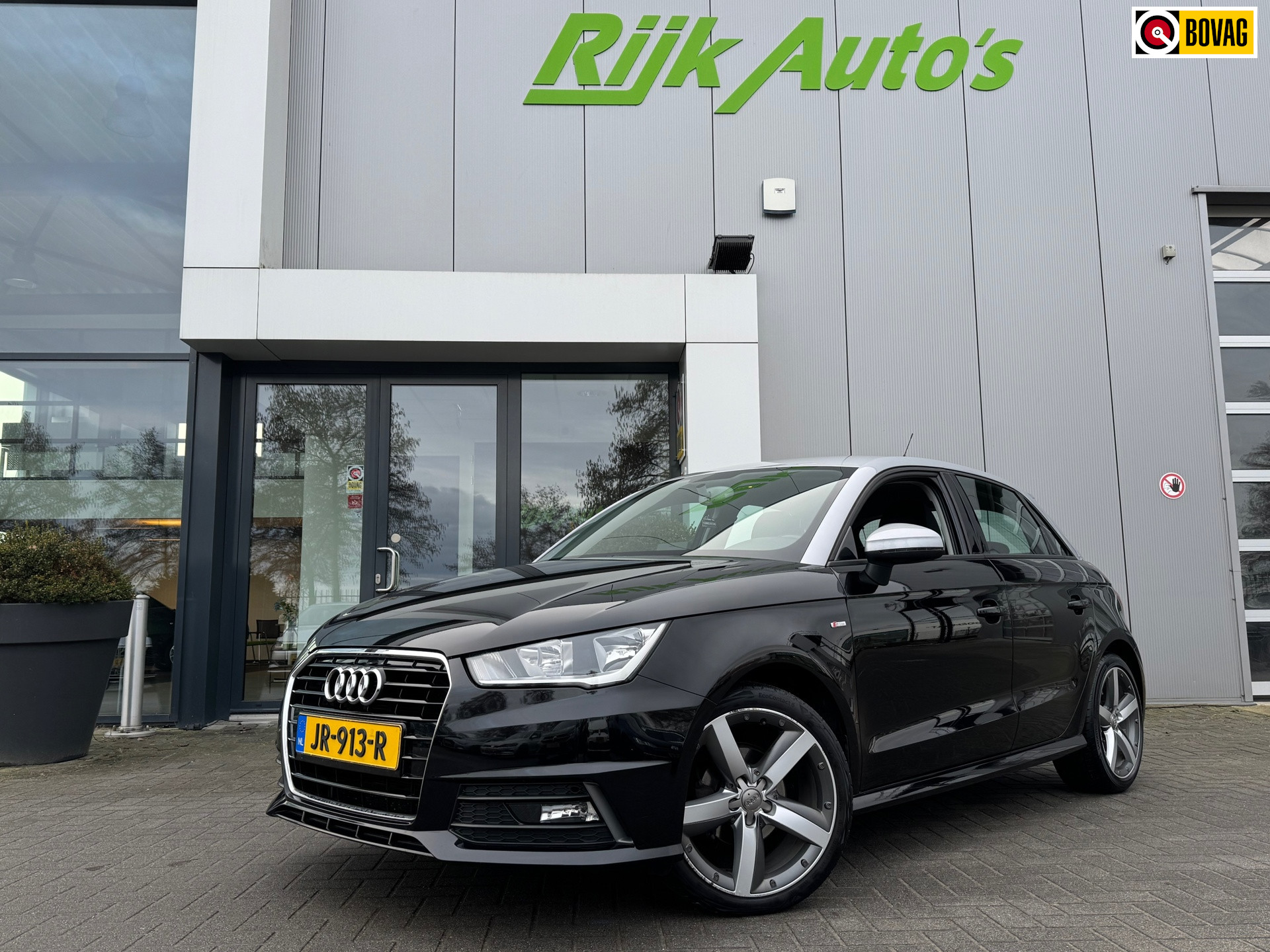 Audi A1 Sportback 1.0 TFSI S- Line * Cruise Control * 17 Inch * Trekhaak * NAP 2016 - voorkant