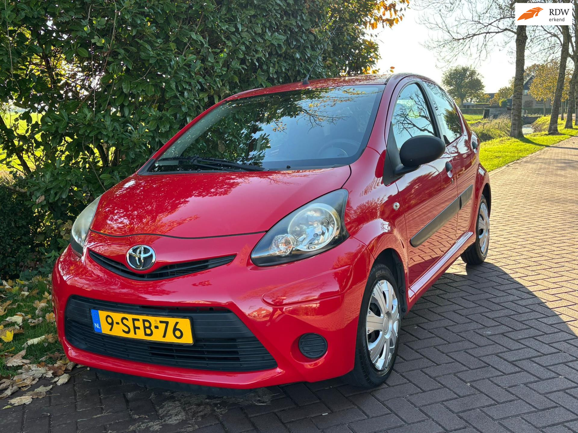 Toyota Toyota Aygo 1.0 VVT-i Now lage km / airco 2013 - voorkant