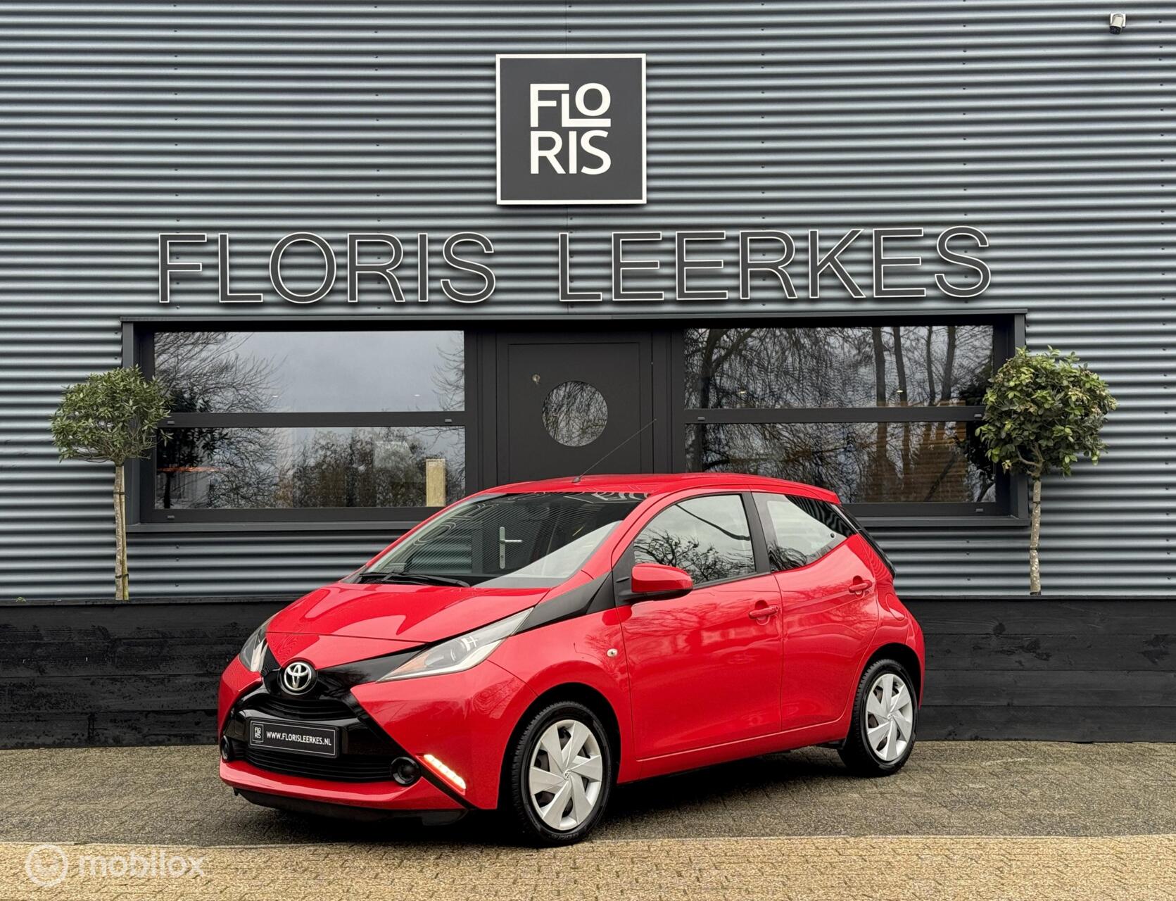 Toyota Toyota Aygo 1.0 VVT-i x-play | 5 Deurs | Cruise | Nieuwe APK 2014 - voorkant
