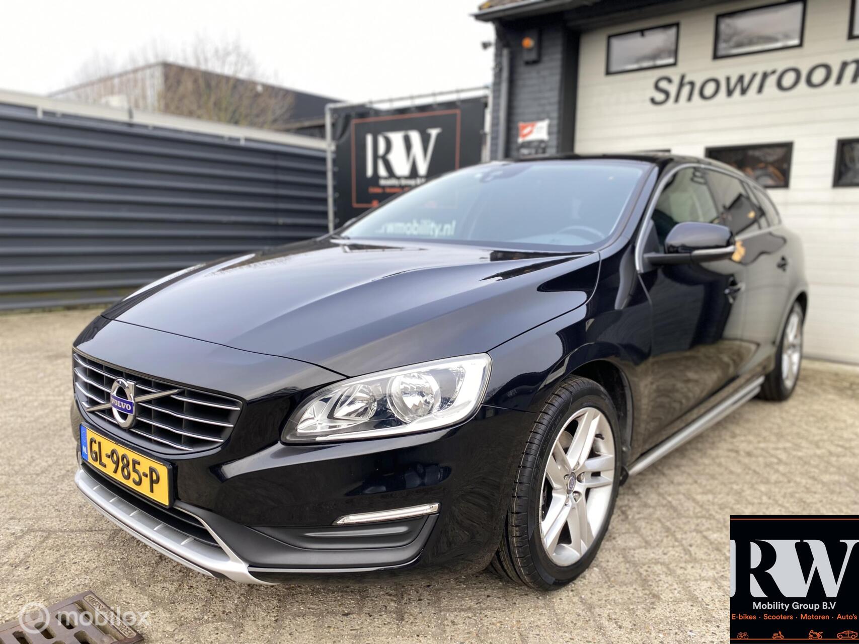 Volvo V60 2.0 T4 Kinetic *NAP*Aflevercheck*Nieuwe APK* 2015 - voorkant