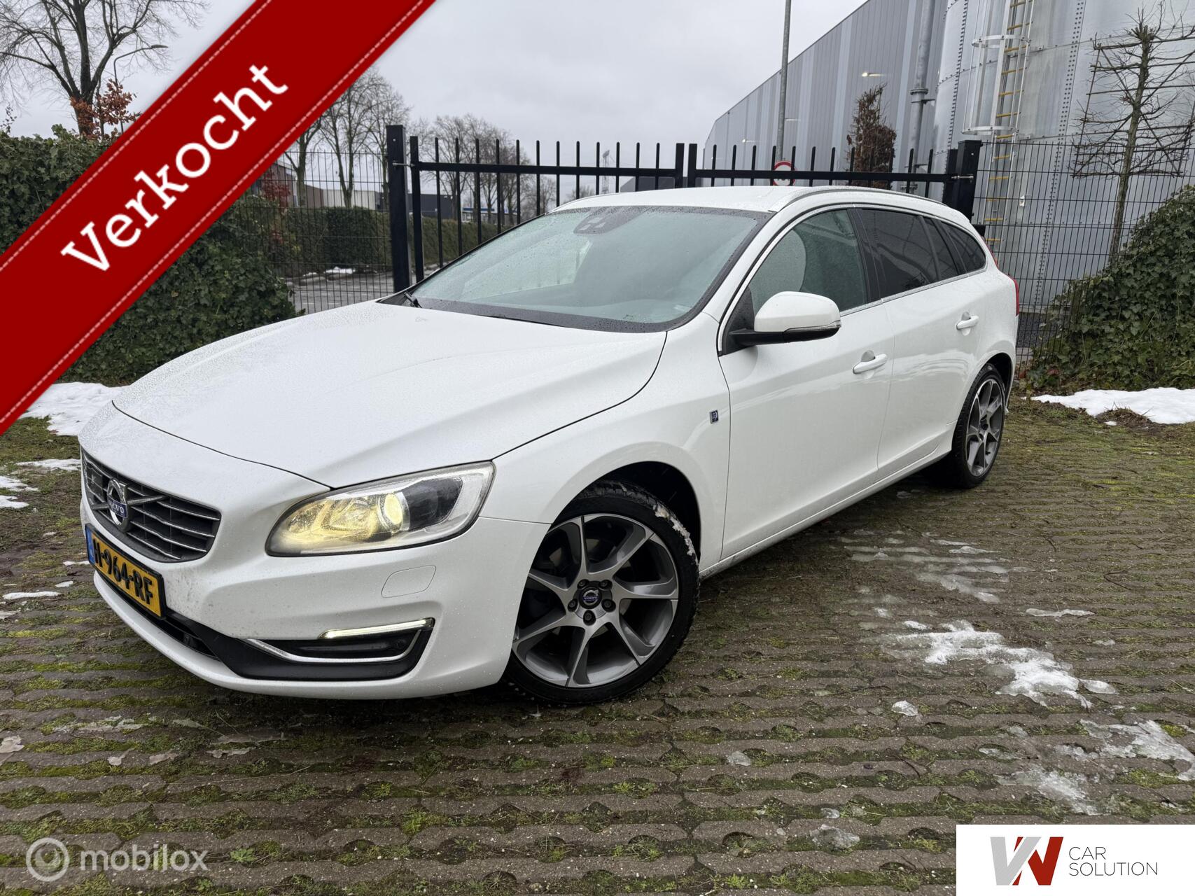 Volvo V60 2.0 D4 Ocean Race NAVI CAM MEMRY CLIMA TREKH FULL 2015 - voorkant
