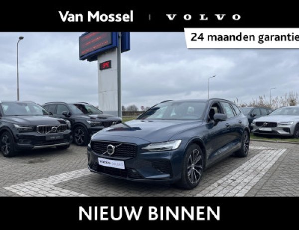 Volvo V60 2.0 T6 Plug-in hybrid AWD Plus Dark 2025 - voorkant