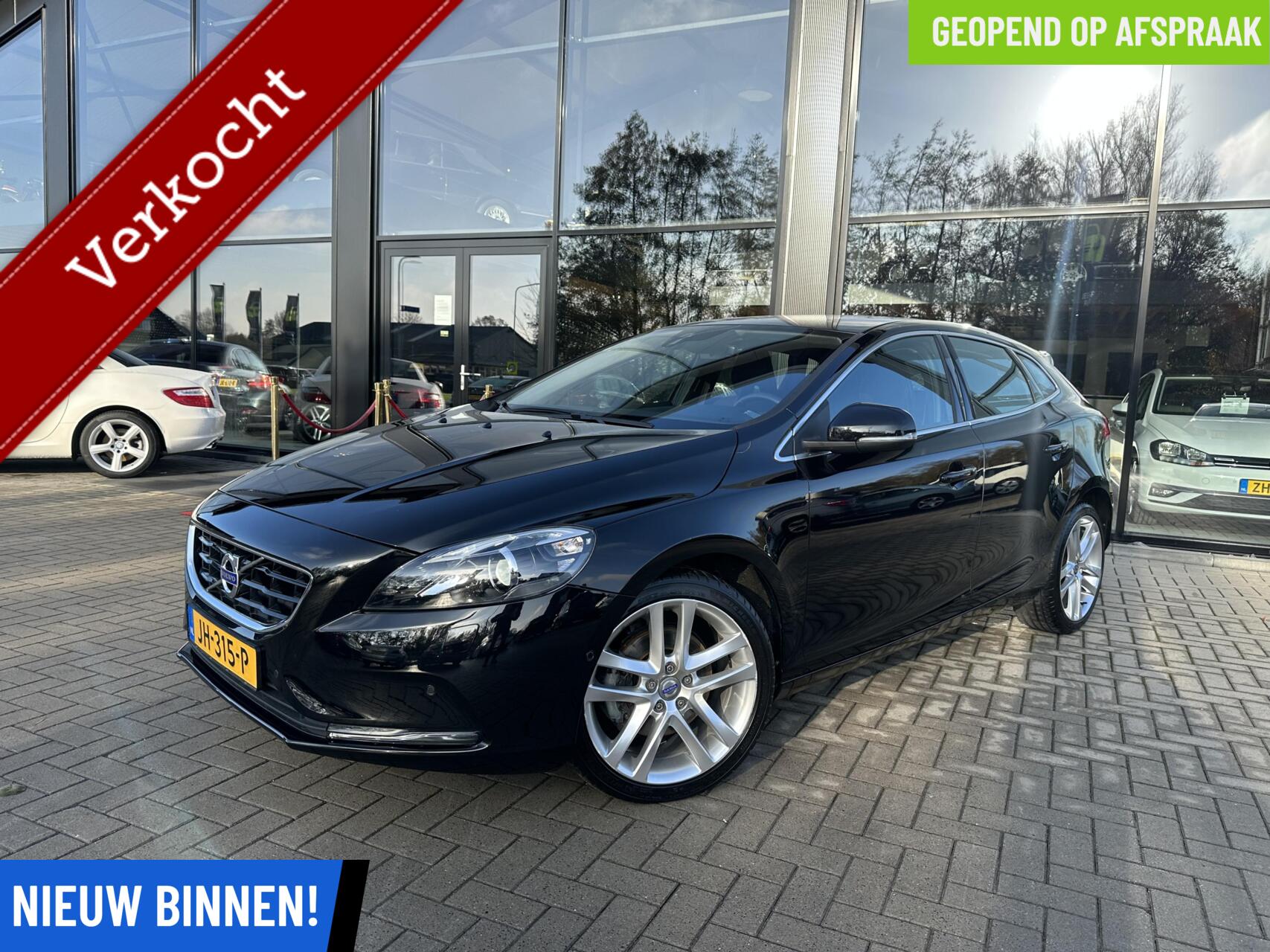 Volvo V40 2.0 T3 Summum|PDC|Navi|Stoelverwarming 2016 - voorkant