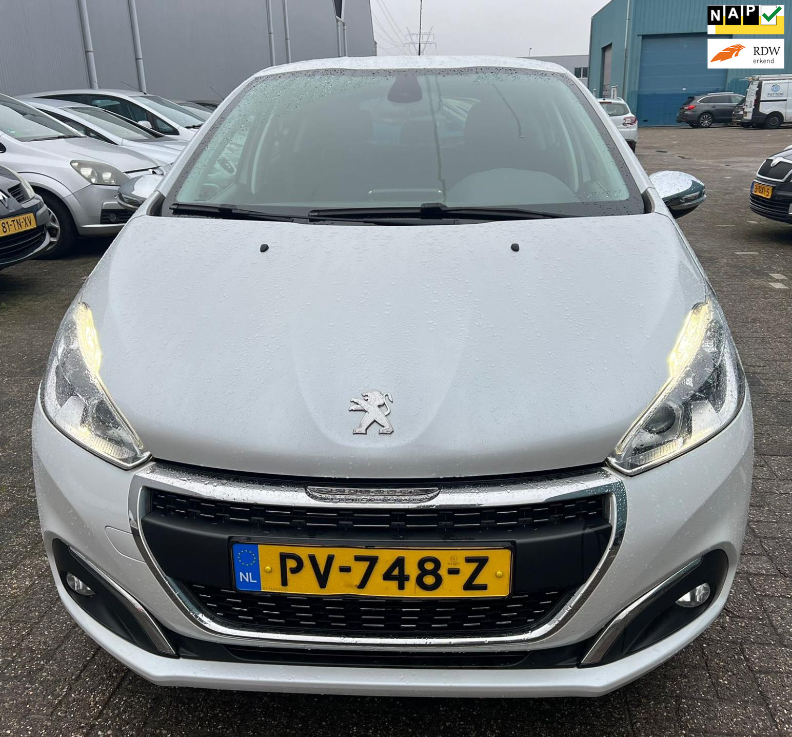 Peugeot 208 1.2 PureTech Allure super mooie auto rijdt prima 2017 - voorkant