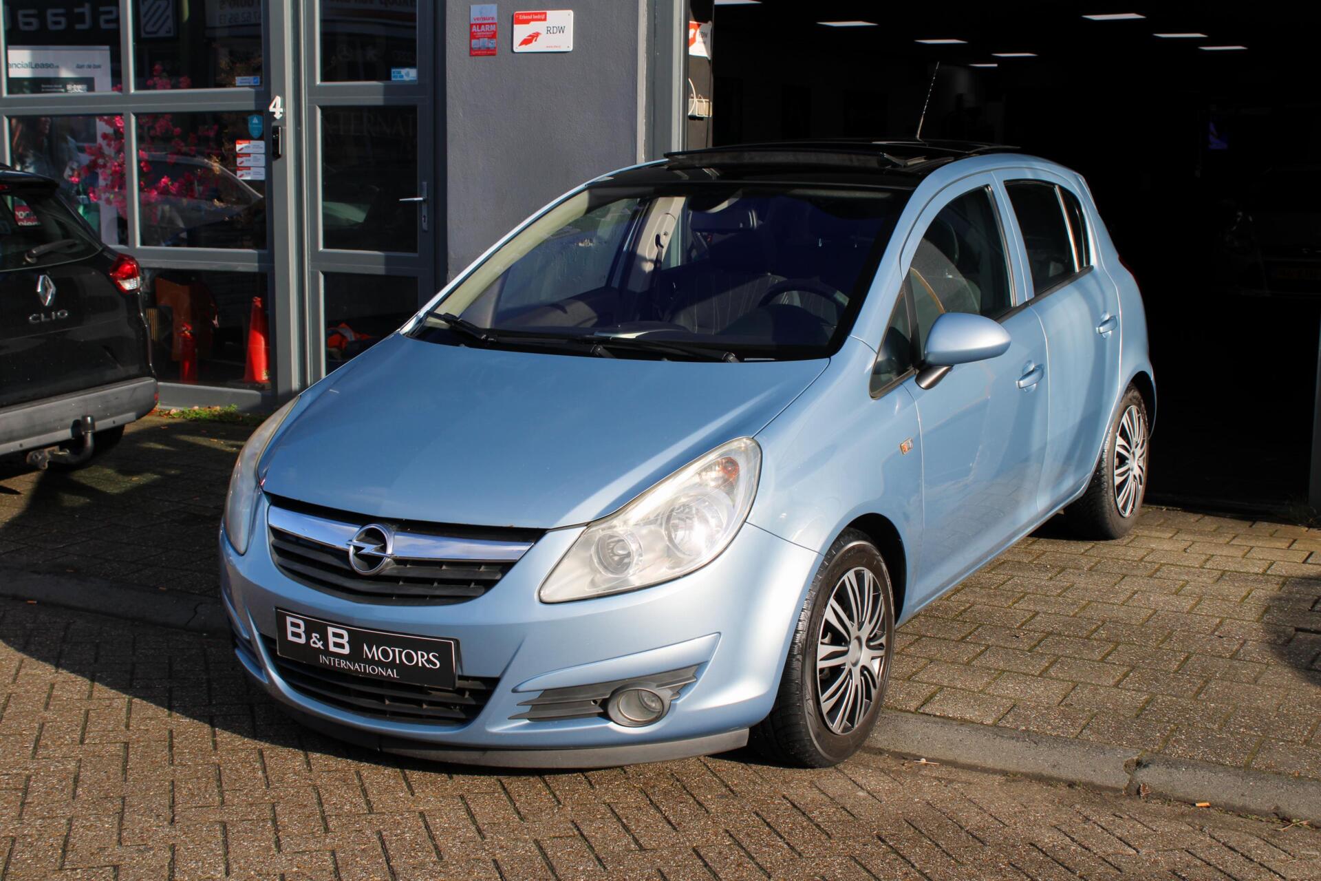 Opel Corsa 1.4-16V 2009 5DRS Pano/Aux/Cruise Airco N APK 2009 - voorkant