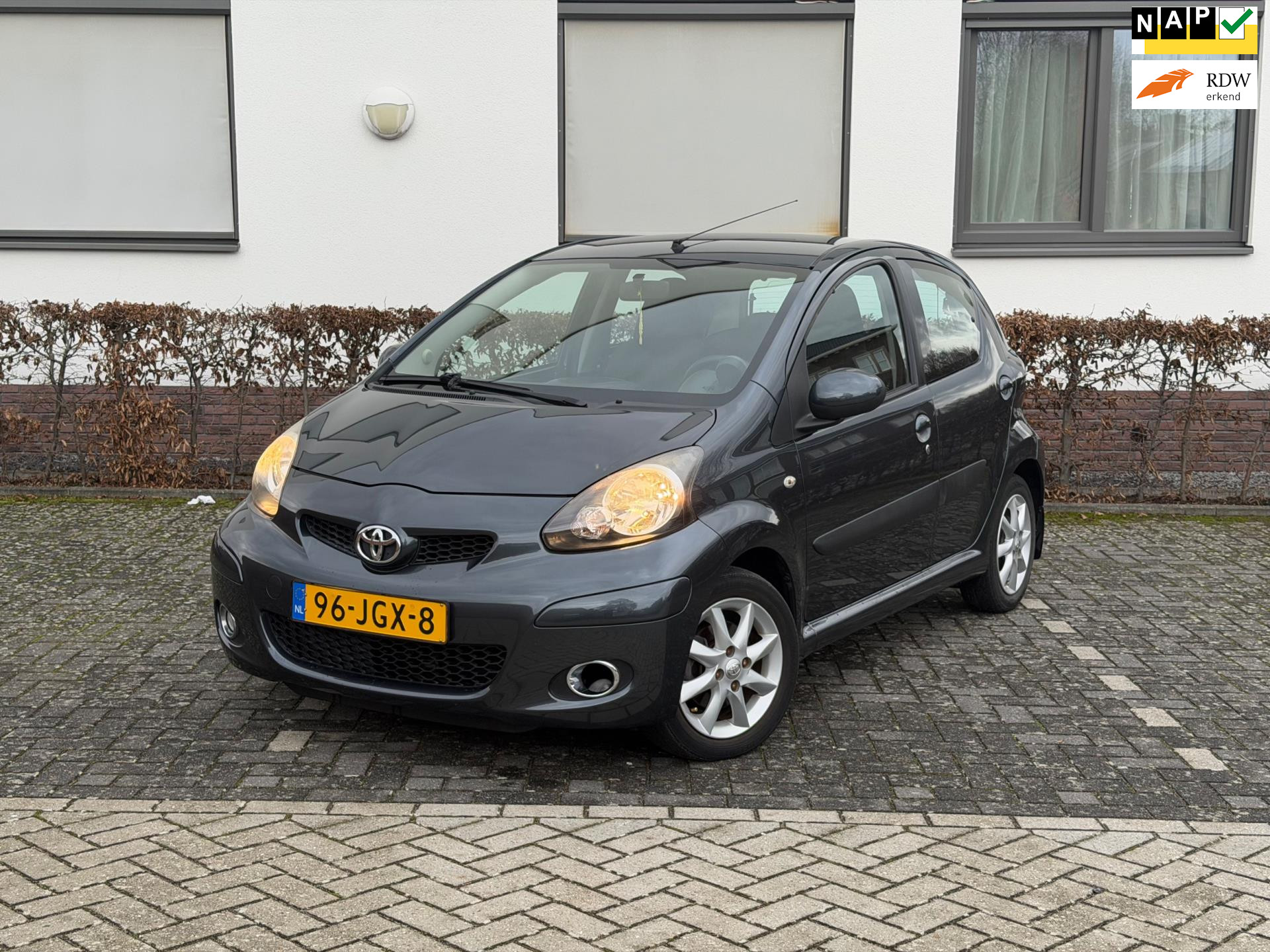 Toyota Toyota Aygo 1.0-12V Comfort NAP APK AIRCO TOERENTELLER TOP AUTO! 2009 - voorkant