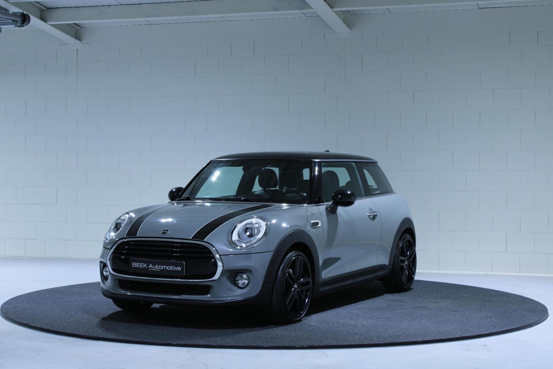 Mini Cooper 1.5 Cooper Pepper Serious Business | Panoramadak 2018 - voorkant