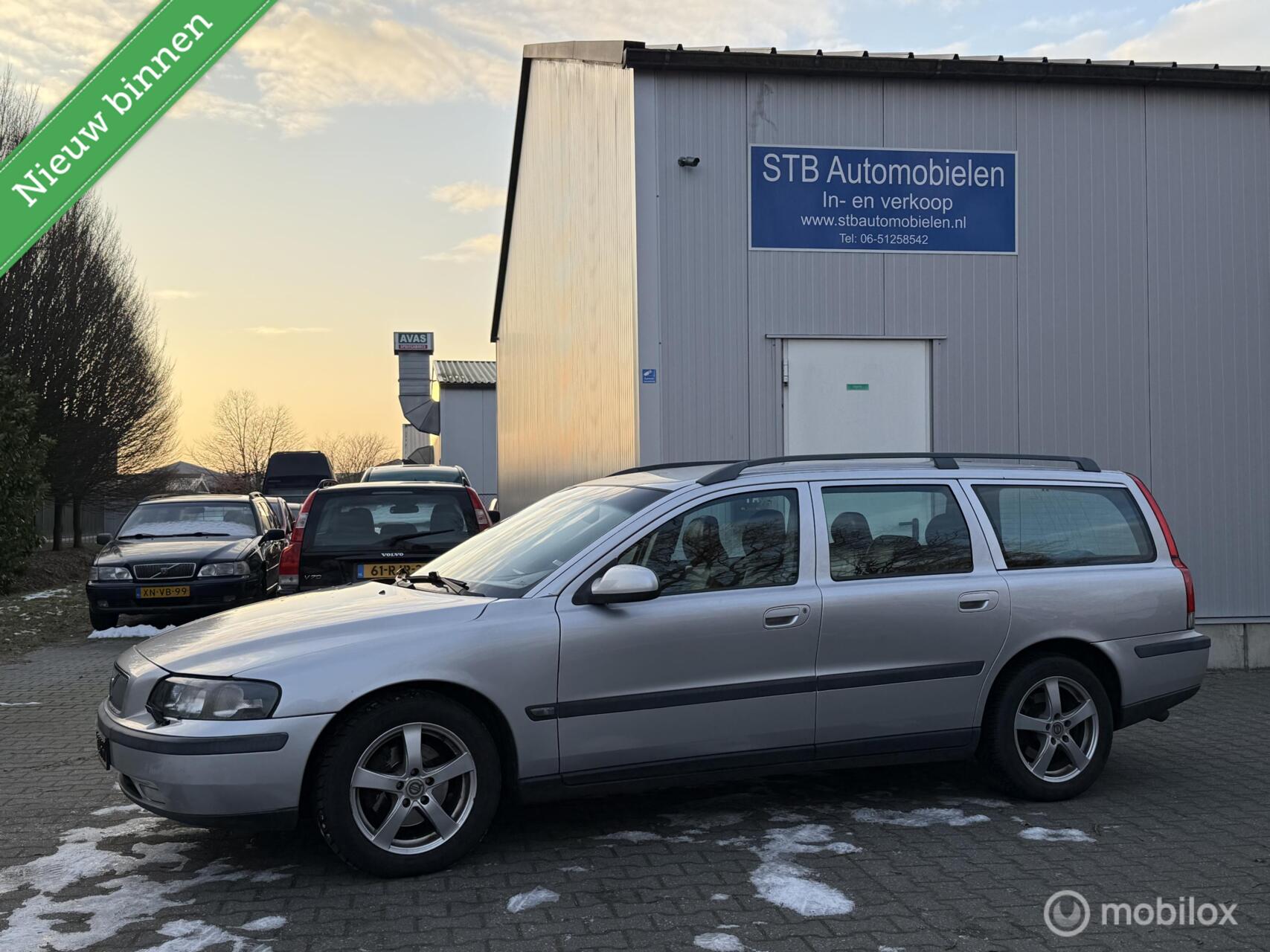 Volvo V70 2.4 Comfort Line, 5 cilinder, Cruise, Ecc 2000 - voorkant