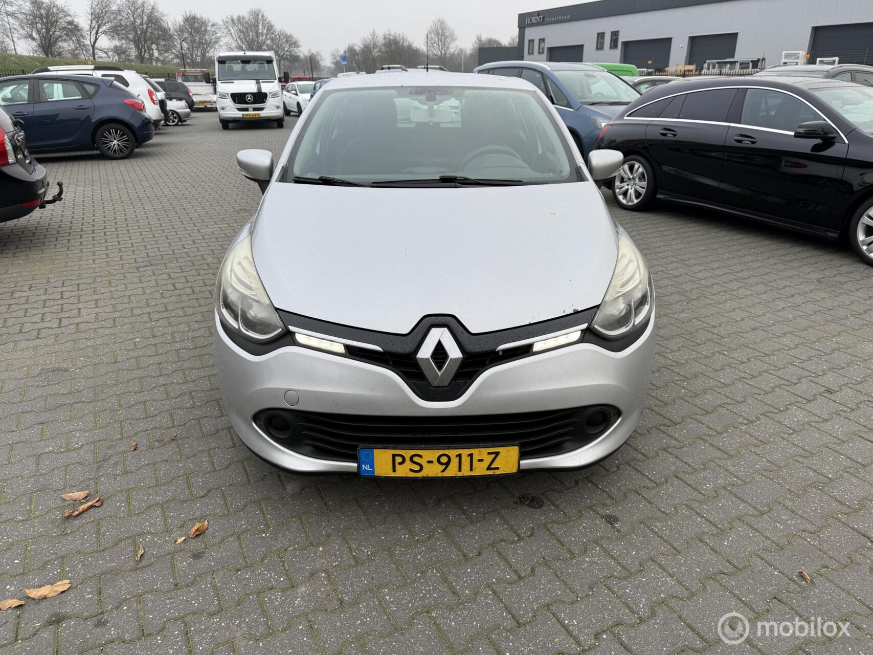 Renault Clio 1.5 dCi ECO Dynamique navi erco 2013 - voorkant