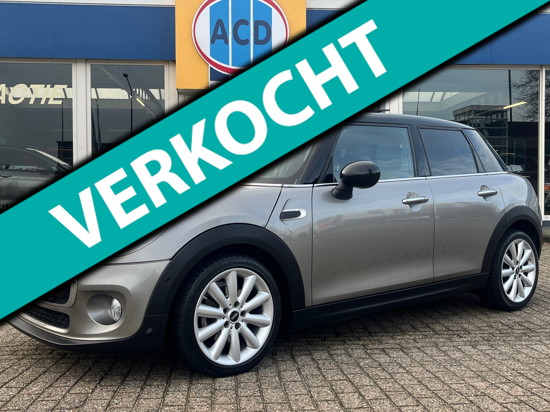 Mini Cooper 1.5 Cooper Chili Serious Business | PanoramaDak | Led | HeadUp display | Orig. NL | 2018 - voorkant