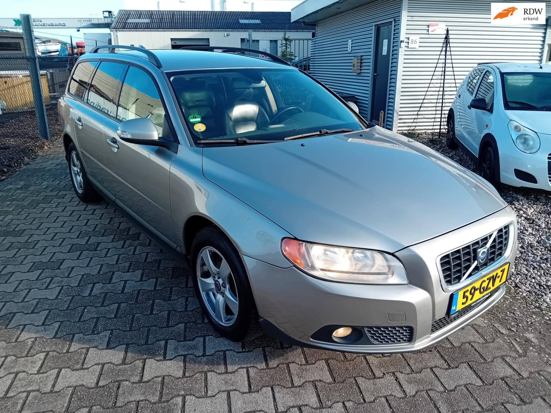 Volvo V70 2.4D Kinetic 2008 - voorkant