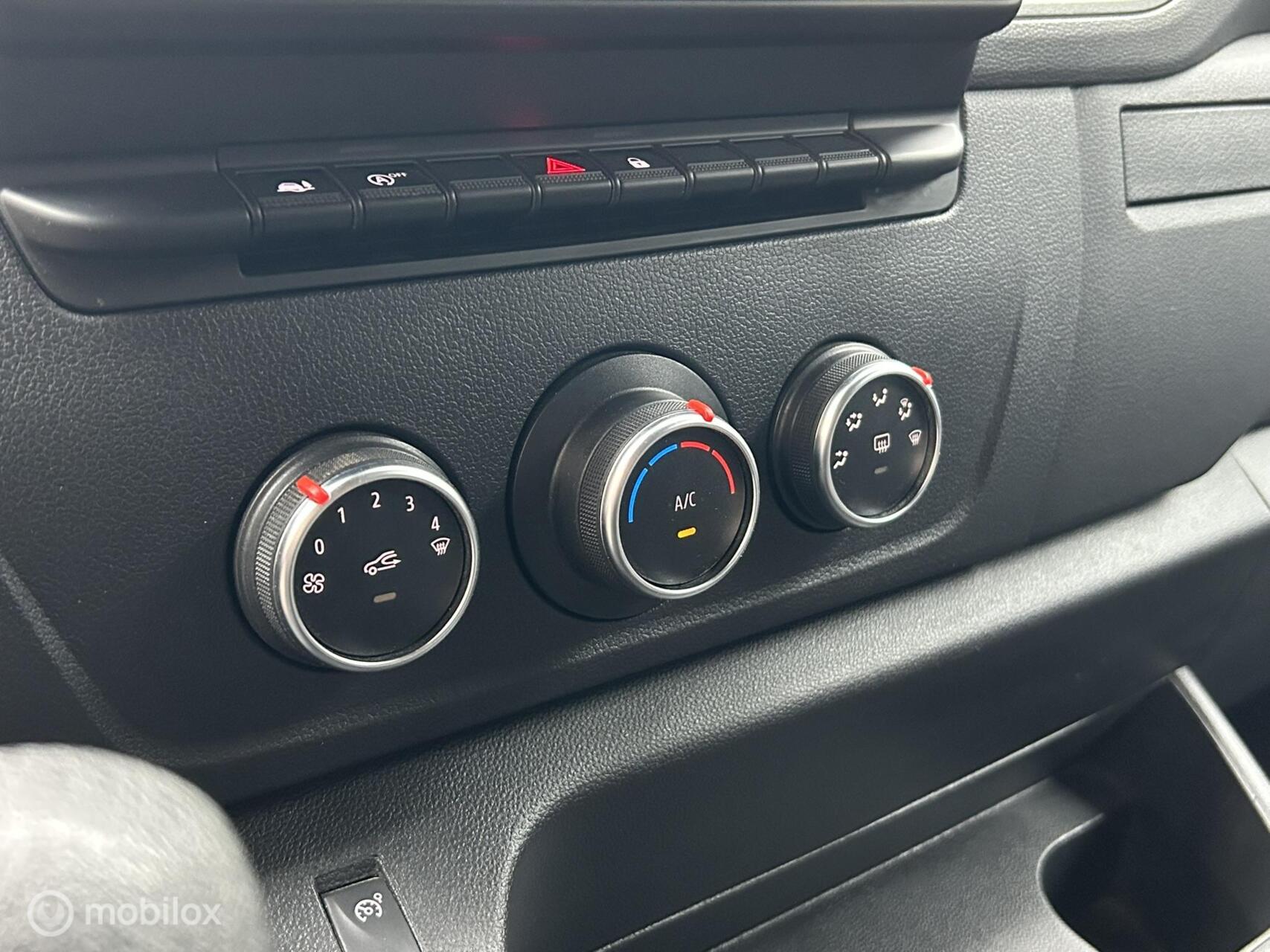 Foto van Renault Master Bestel