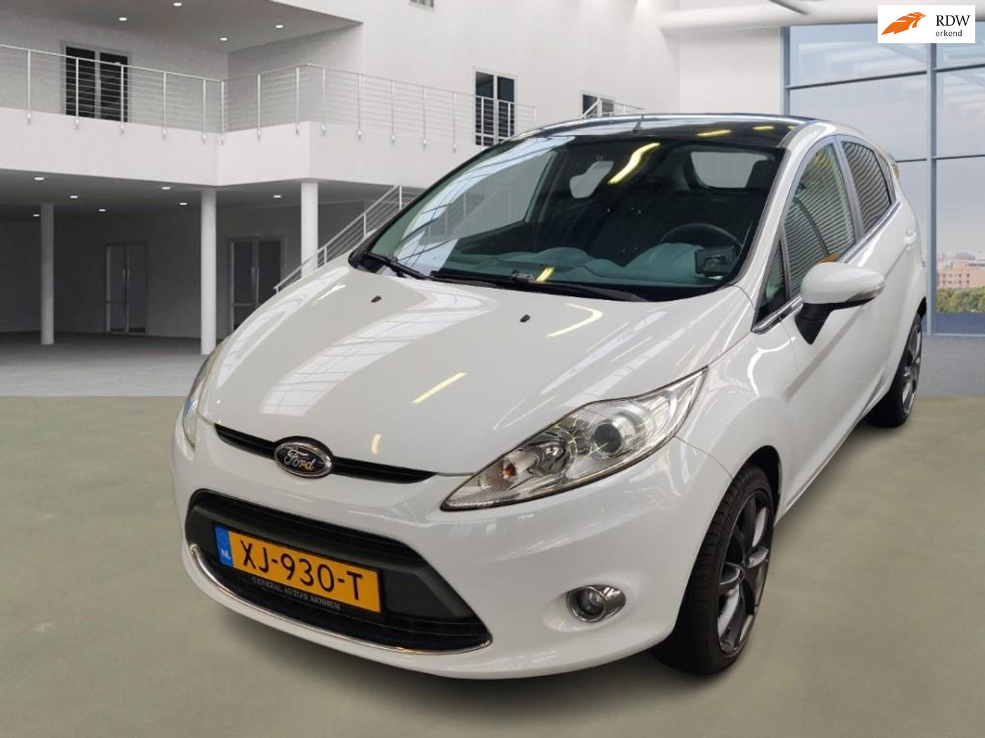 Ford Fiesta 1.6 Ghia NAVI AIRCO 2 X SLEUTELS BOEKJES 2009 - voorkant