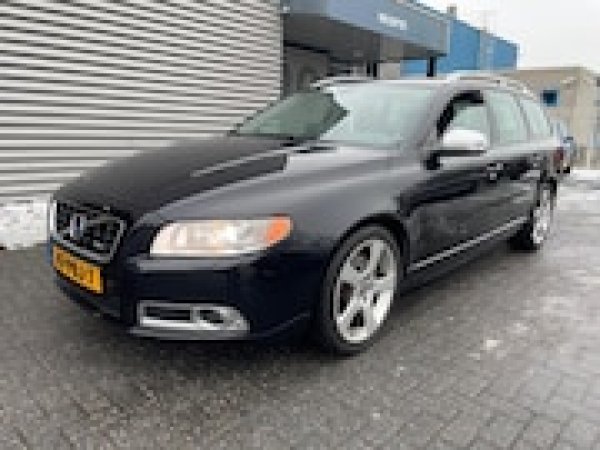 Volvo V70 2.0T R-Edition 2011 - voorkant