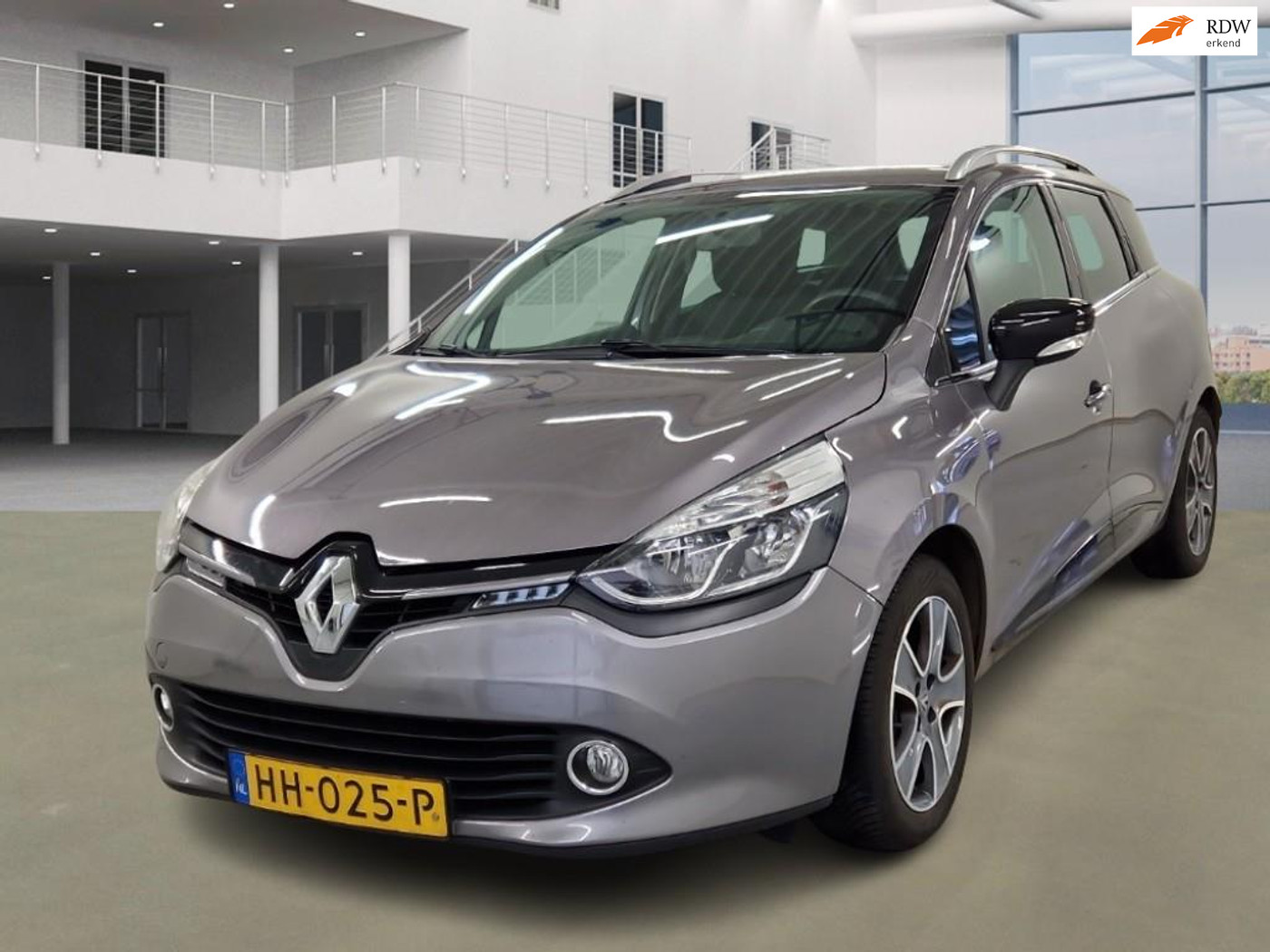 Renault Clio 1.5 dCi ECO Night&Day NAVI PSENSOR CRUISE 2 X SLEUTELS 2015 - voorkant