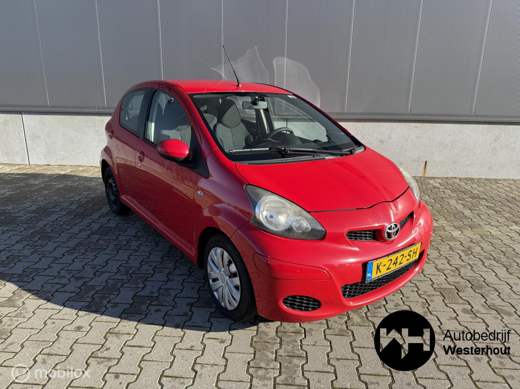 Toyota Toyota Aygo 1.0-12V Access NWE apk Airco Elektr ramen 2010 - voorkant