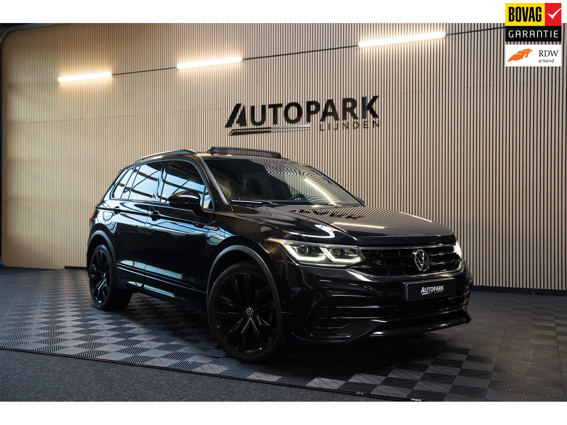 Volkswagen Tiguan 1.5 TSI R-Line Business+ 3x R-Line/Pano/Virtual/IQ Light/Leder/Sfeerverlichting/Keyless/APK/Bomvol! 2021 - voorkant