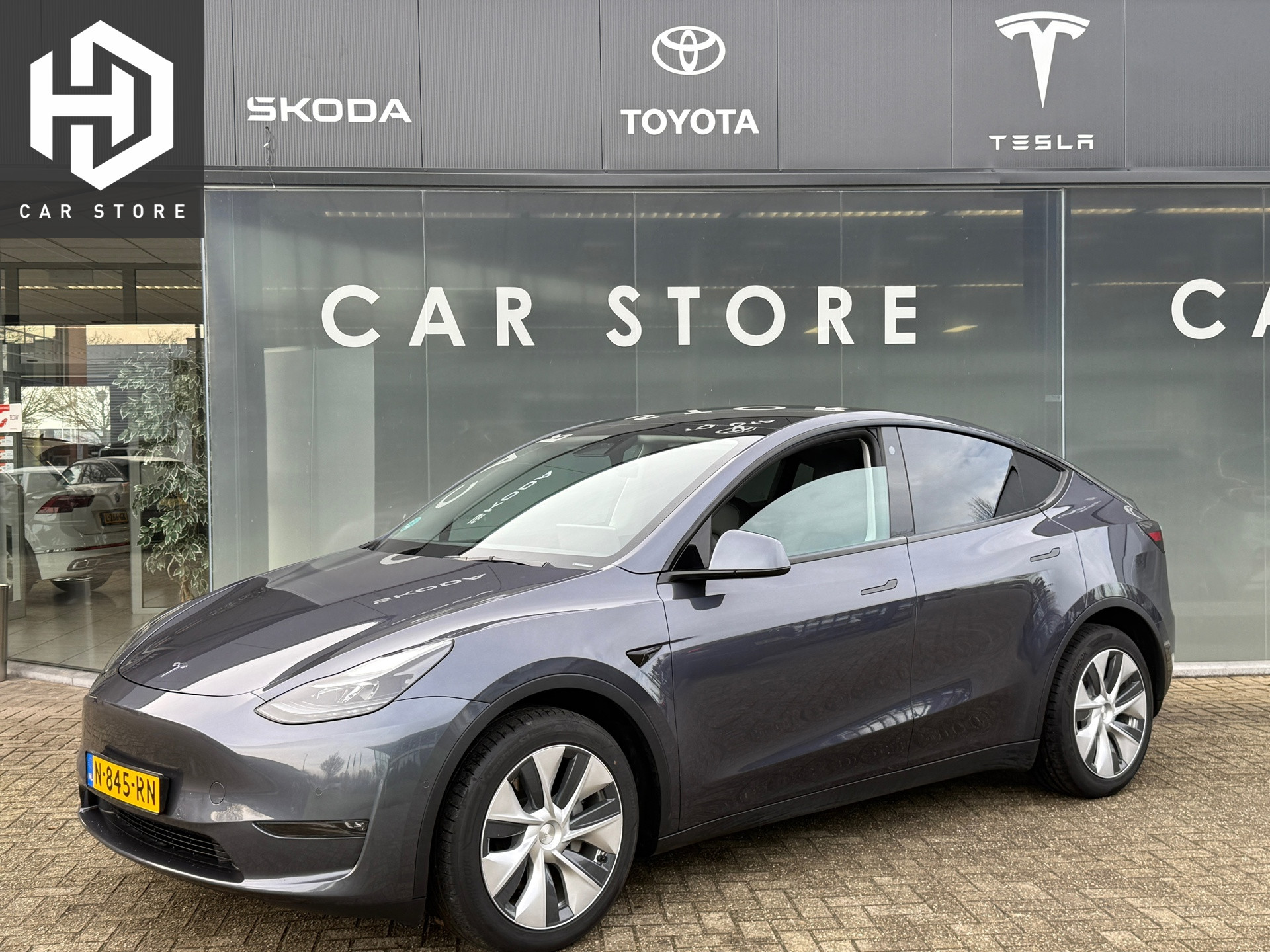 Tesla Model Y Long Range AWD 75 kWh 95% soh [WARMTEPOMP] Facelift 2021 - voorkant