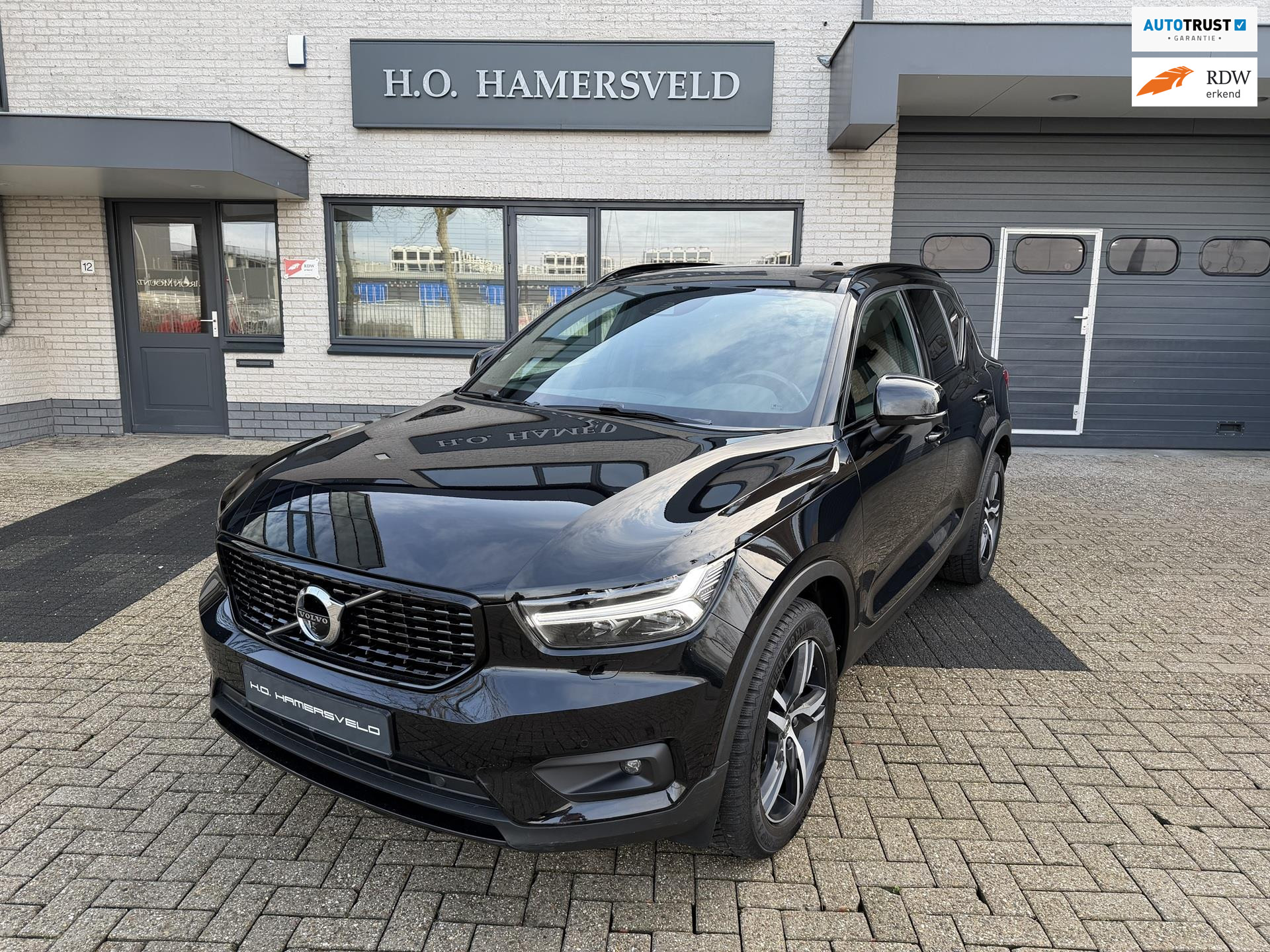 Volvo XC40 1.5 T3 R-Design Pano|Harman|Memory 2021 - voorkant