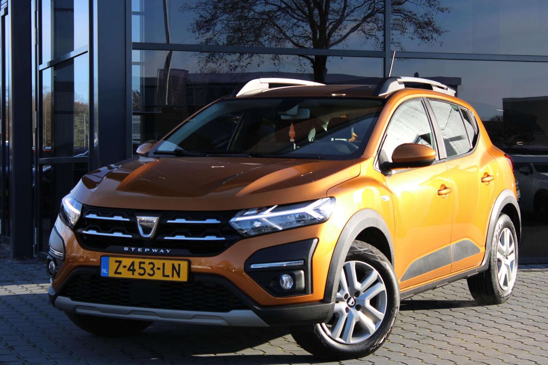 Dacia Sandero Stepway 90PK Navi | Camera | Park.sens | Clima 2021 - voorkant